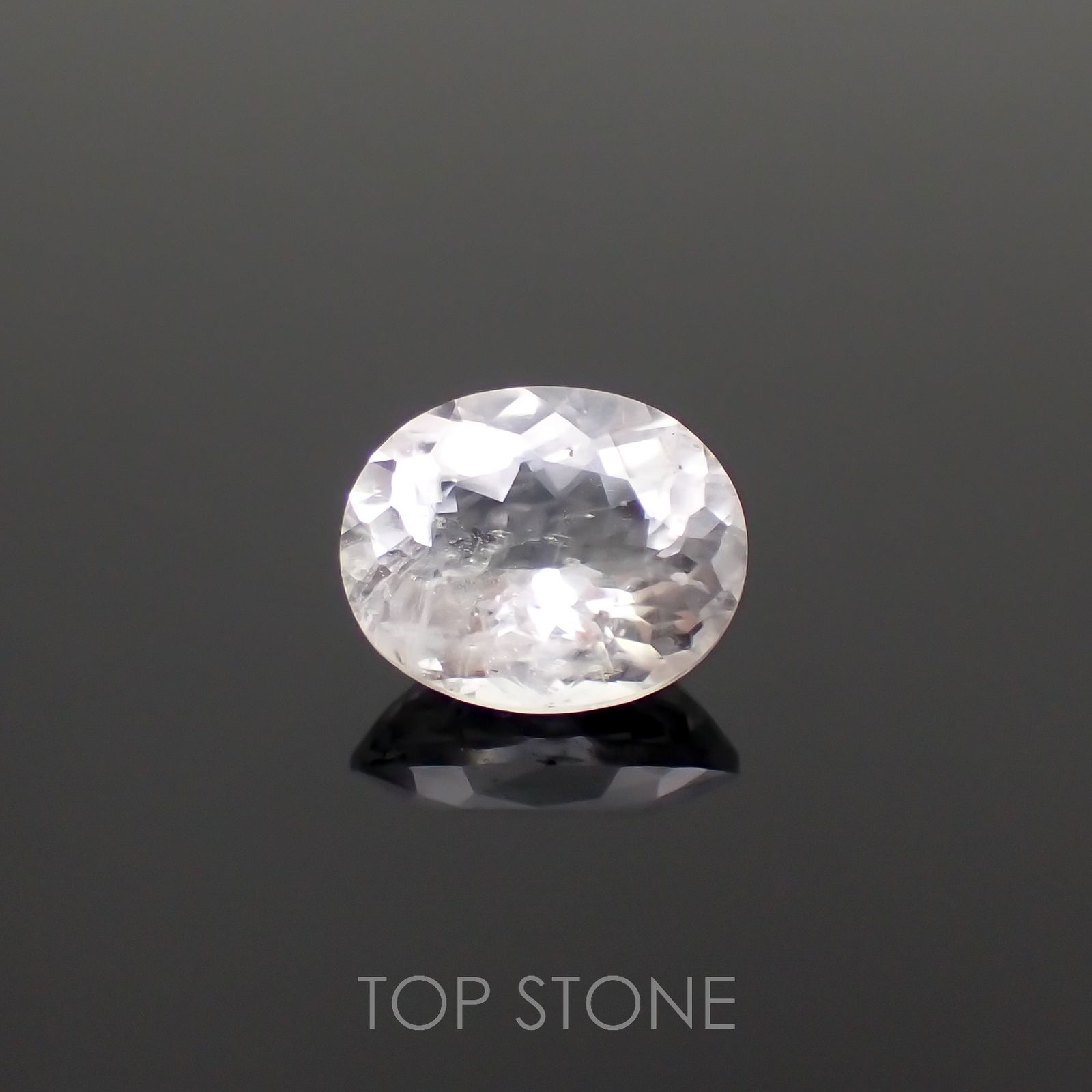 フェナカイト(宝石名フェナカイト)マダガスカル産 1.17ct 識別済[221018414]7.6x6.2mm前後