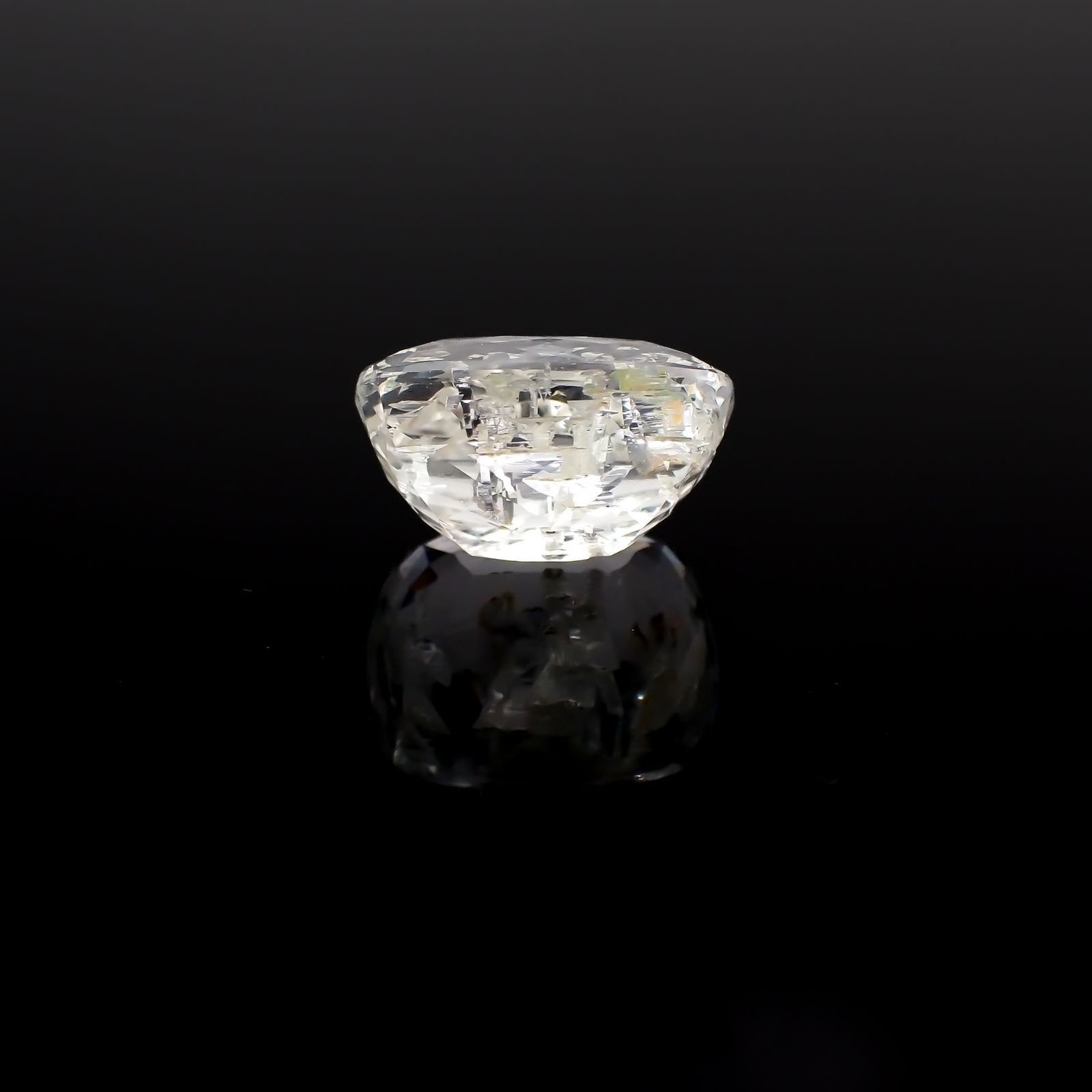ニードルイントパーズ(チューブイントパーズ) ブラジル産 19.70ct[221018519]16.5x13.4mm前後