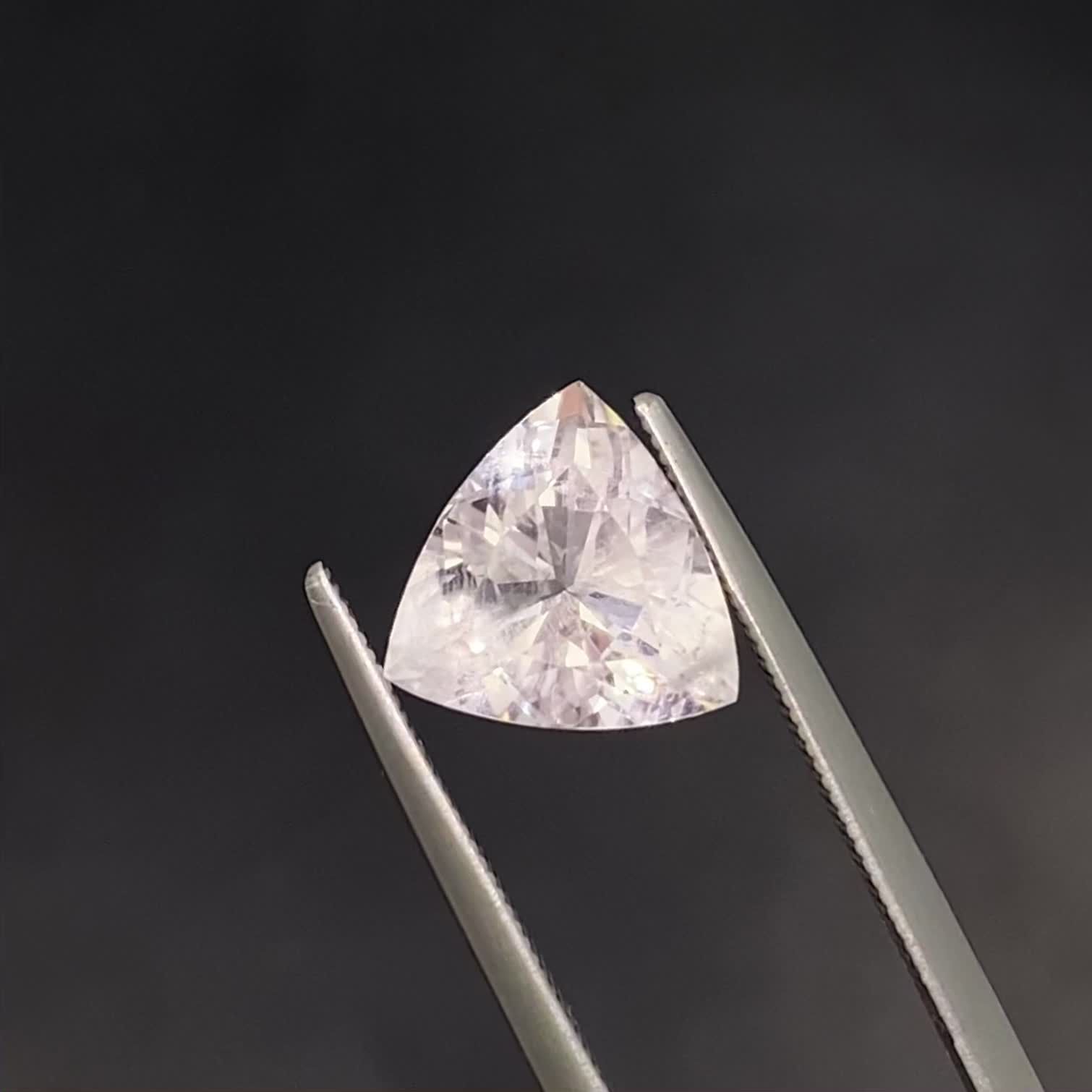 ピンクエンジェルラダークォーツ 8㎜ 天使の梯子 ピンクエンジェルラダークォーツ 8㎜ 天使の梯子