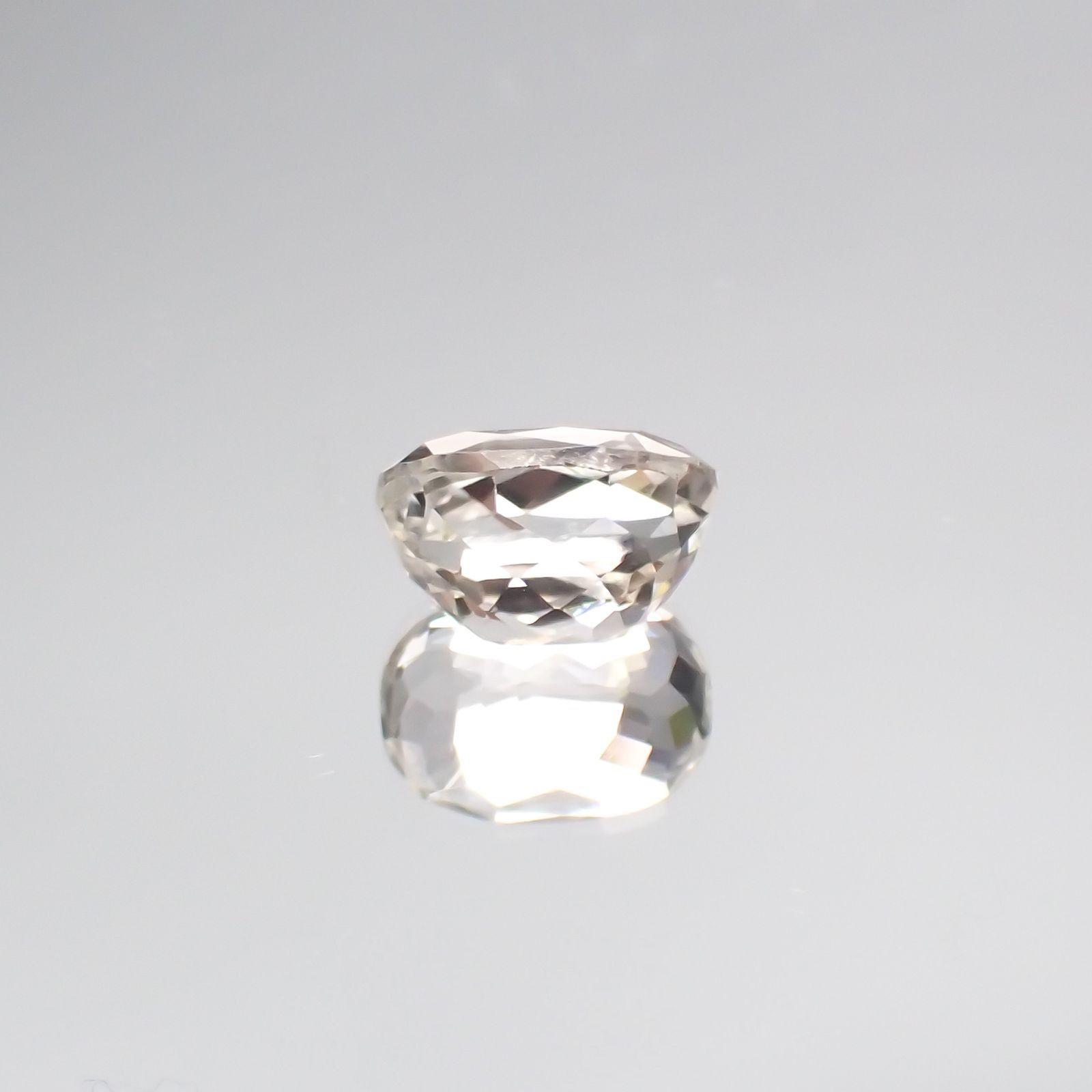 イエロースポジュミン(宝石名スポジュミン) アフガニスタン産 5.09ct 識別済[250711458]11.4×7.9mm前後
