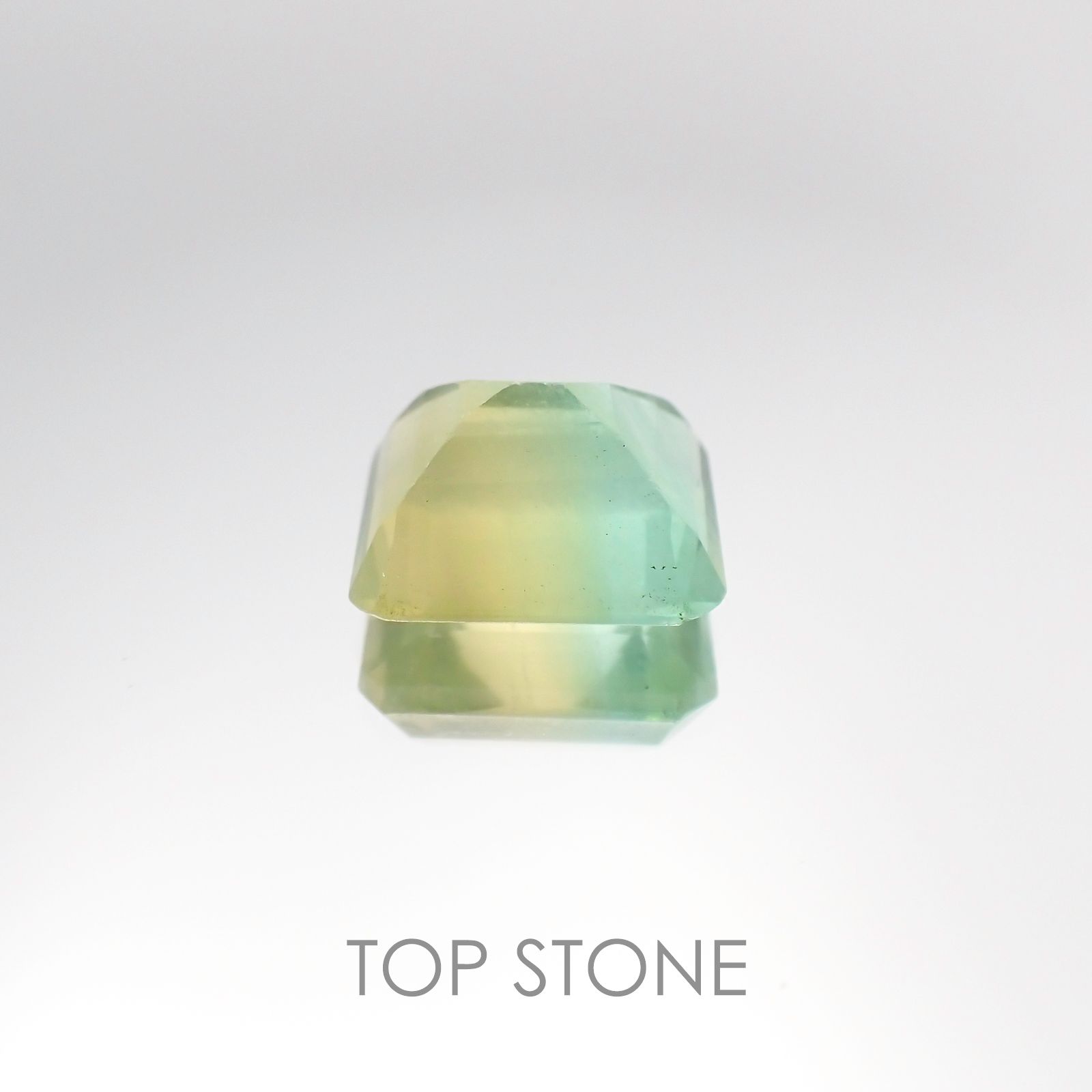 バイカラーフローライト ブラジル産 ルース 5.46ct[20106380]10.9×9mm前後