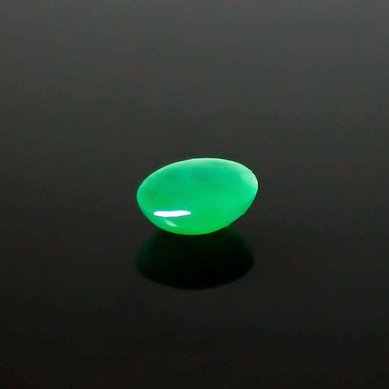 翡翠 ビルマ産 0.15ct [250430305]3.6x2.8mm前後