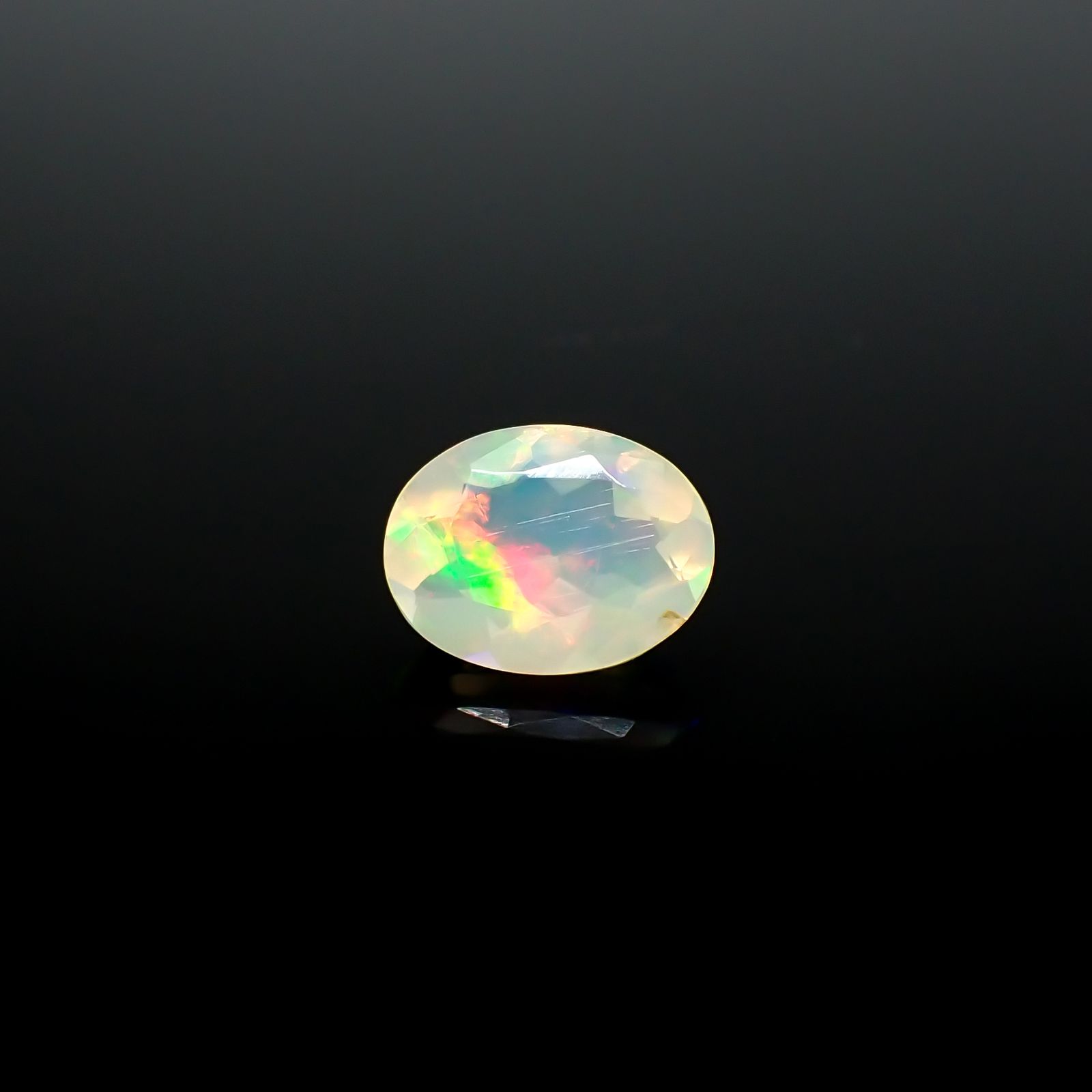 エチオピアオパール エチオピア産 0.77ct[240125320]8x6.2mm前後
