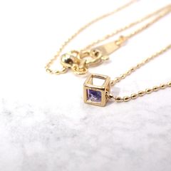 ◇K18 Reinette（レネット）◇タンザナイト | キューブボックスデザイン [チャーム/ペンダントトップ※チェーン別売り]