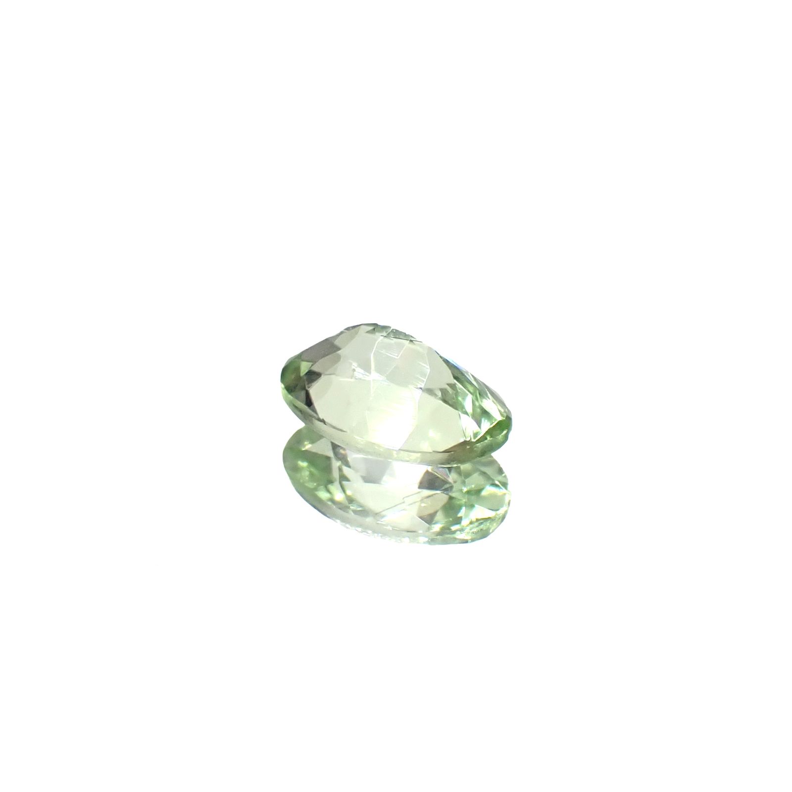 ミントペリドット パキスタン/ノルウェー産 0.46ct [250730637]6.2x4.1mm前後