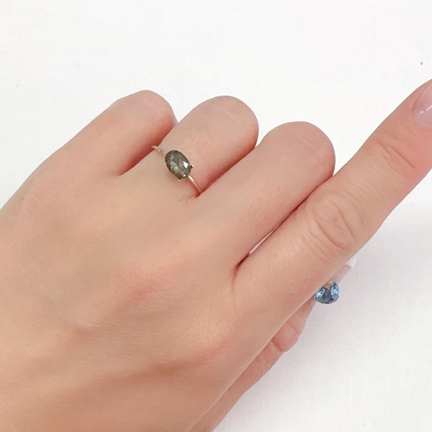 カラーチェンジアンデシン モンゴル産 0.75ct[240226326]7x4.9mm前後