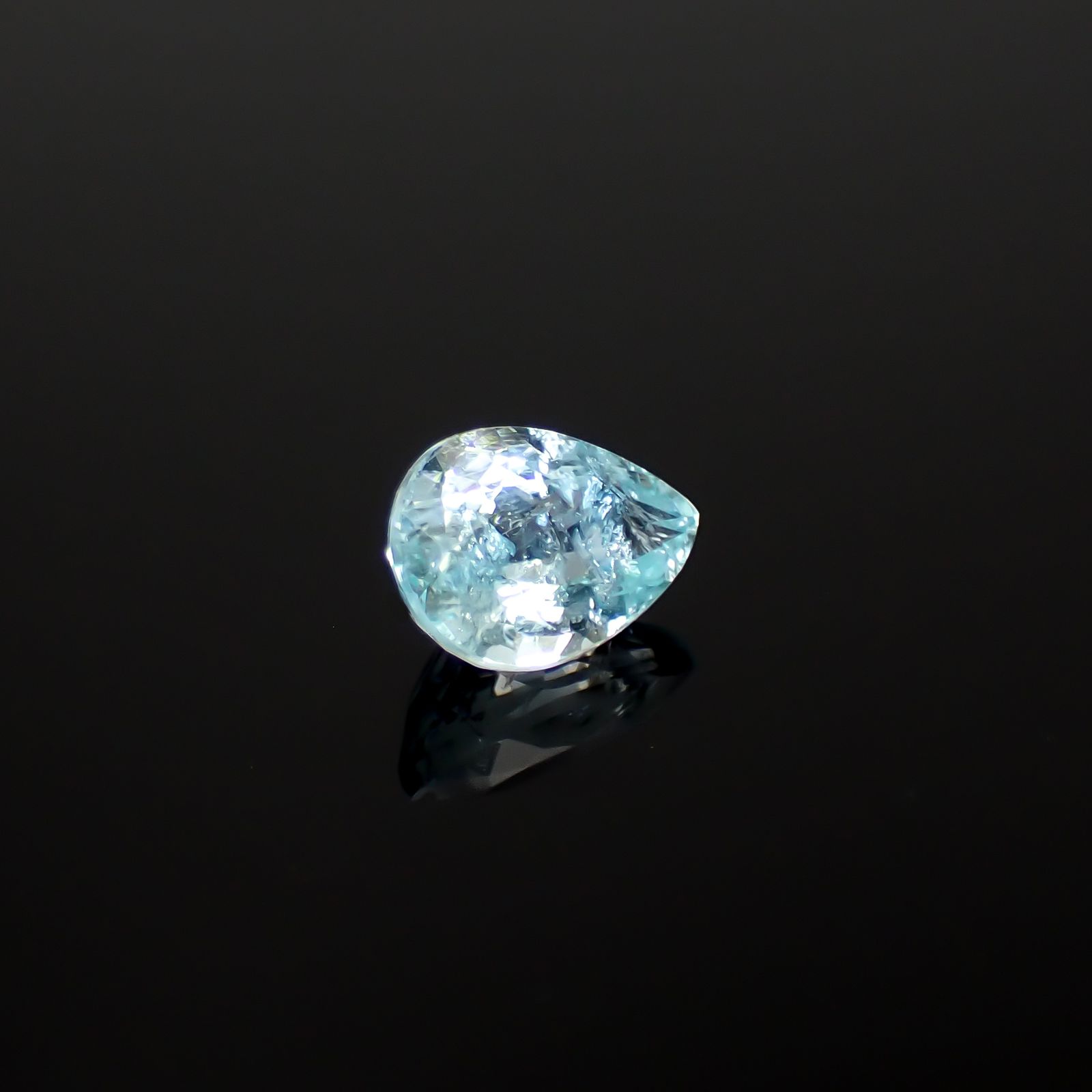 パライバトルマリン モザンビーク産 0.68ct[240928773]6.5x4.7mm前後