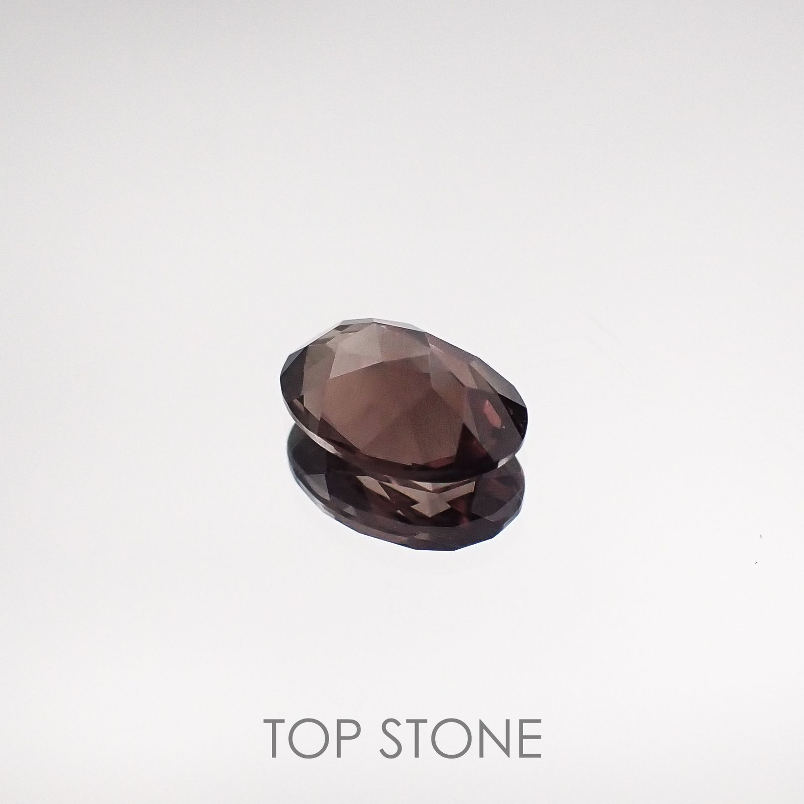カラーチェンジガーネット タンザニア・マダガスカル産 ルース 0.9ct[210611189]7×5.1mm前後