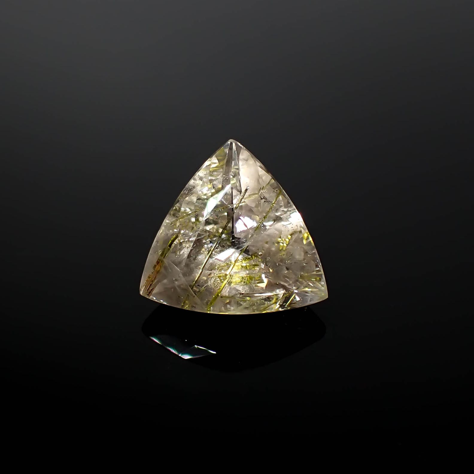 エピドートインクォーツ ブラジル産 12.5ct[240728465]17.3x16.3mm前後