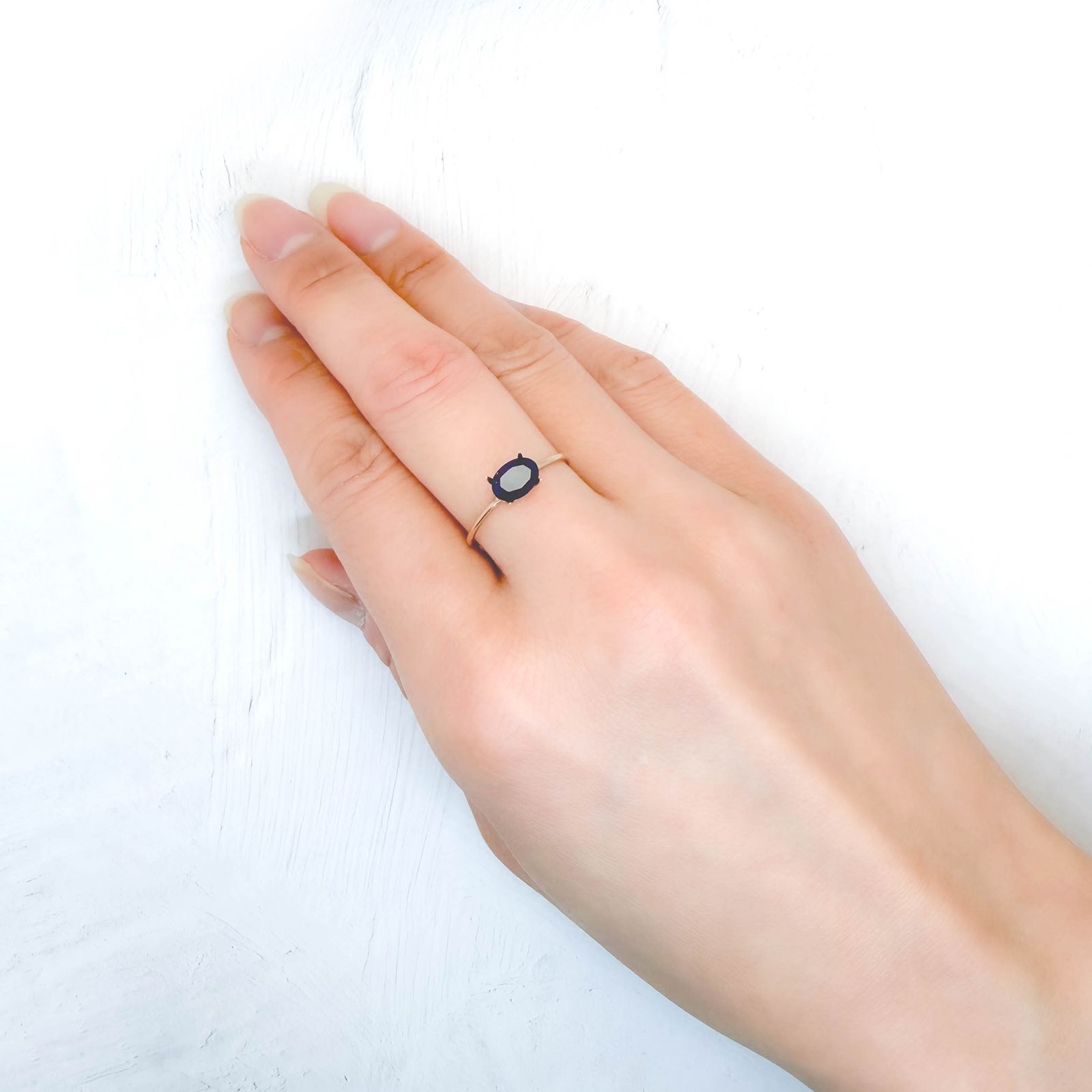 アイオライトサンストーン インド/ブラジル産 0.72ct / 7x5mm前後 [260231668]