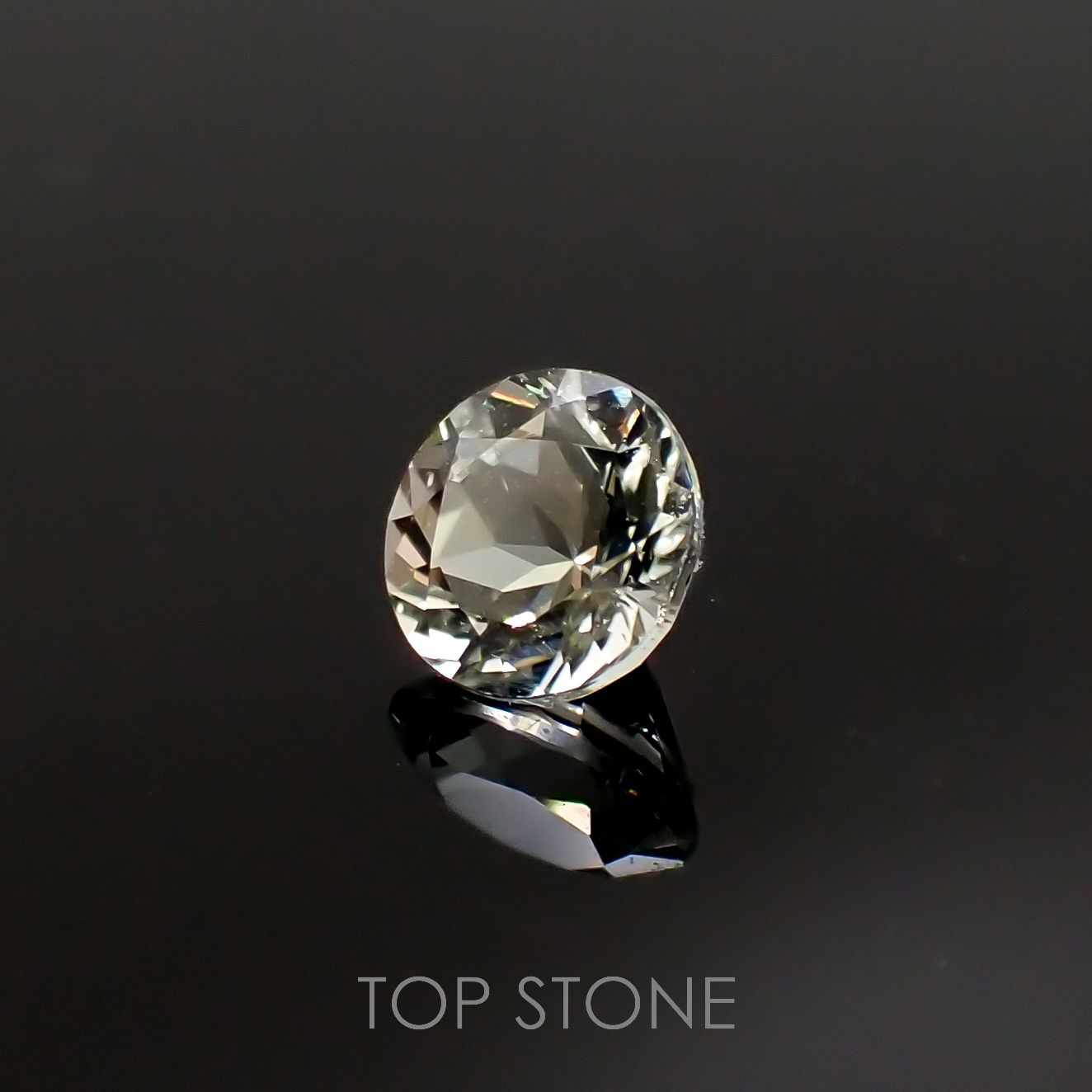 アクロアイト(宝石名トルマリン)ナイジェリア産 0.48ct 識別済[220616258]4.9x4.9mm前後