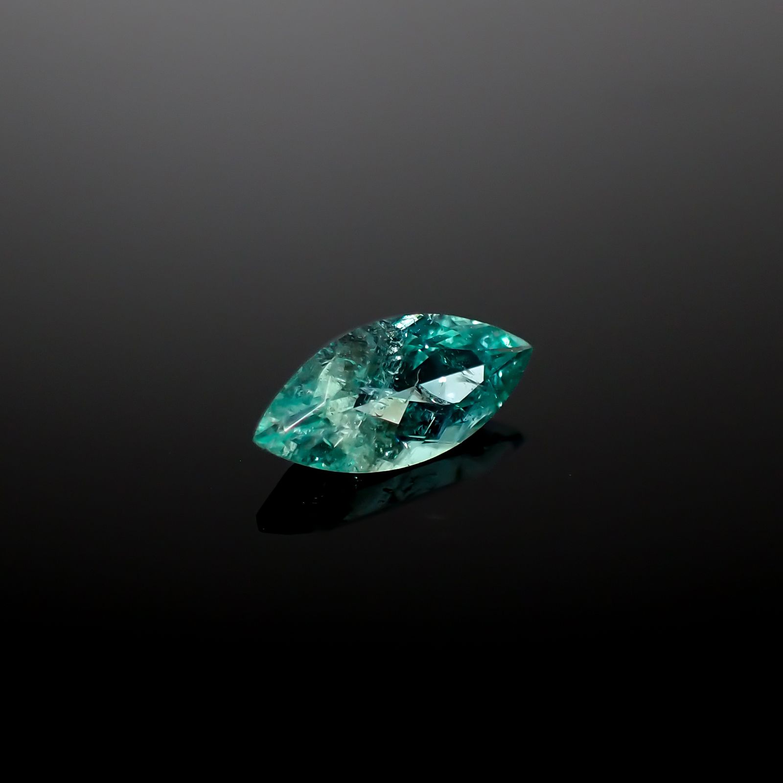 パライバトルマリン(宝石名トルマリン/別名パライバ・トルマリン)ブラジル・キントス鉱山産 0.41ct 識別済[240928720]8x3.7mm前後