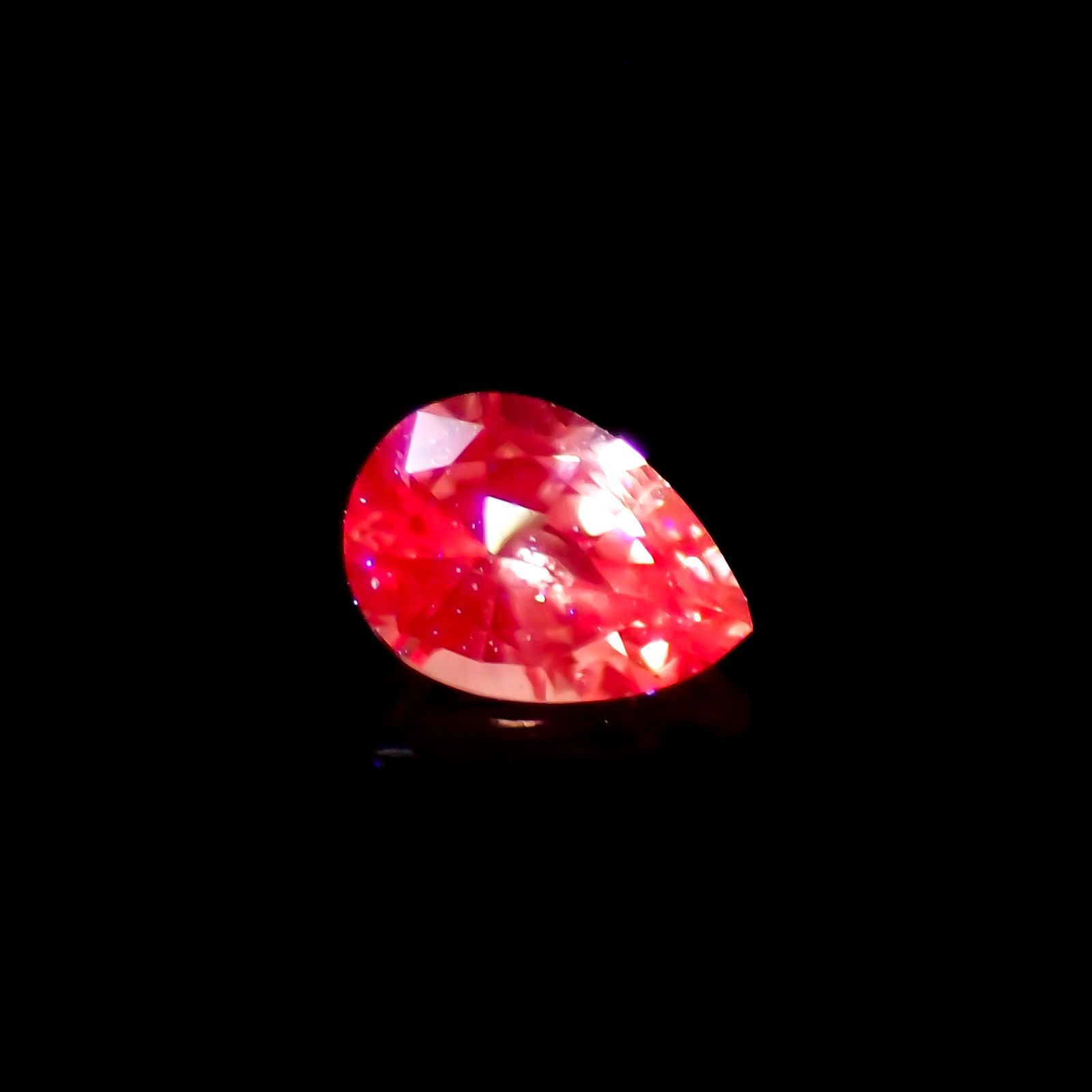 パパラチャサファイア(宝石名サファイア/別名パパラチャ・サファイア)スリランカ産 0.062ct ソ付(日独)[221219639]2.9x2.09mm前後