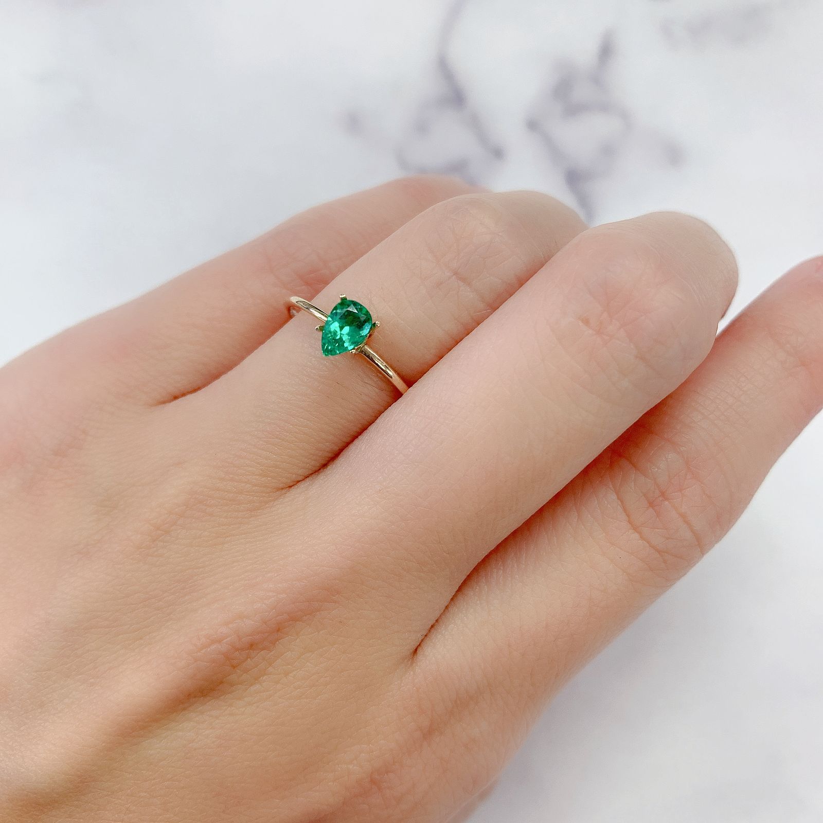パライバトルマリン(宝石名トルマリン/別名パライバ・トルマリン) ブラジル産 0.365ct ソ付(宝貴協)[1911754]5.7×3.8mm前後