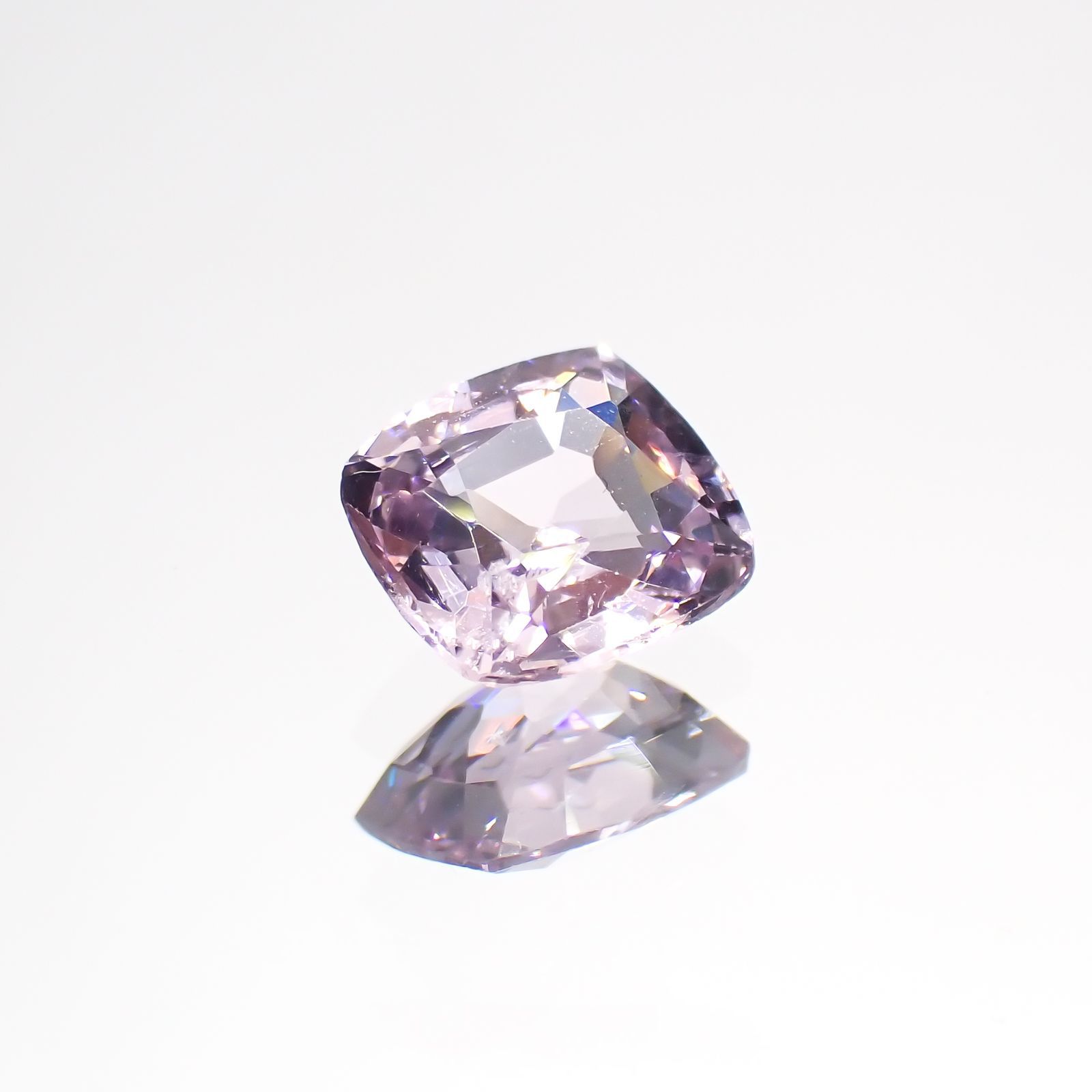 パープルスピネル(宝石名スピネル)ビルマ産 0.80ct 識別済[231124306]6.1x5.4mm前後