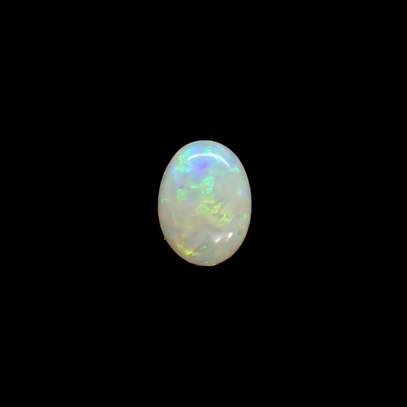 オパール(宝石名ホワイト・オパール) オーストラリア産 ソ付(彩珠) 1.157ct / 8.2x6.1mm前後 [210711331]