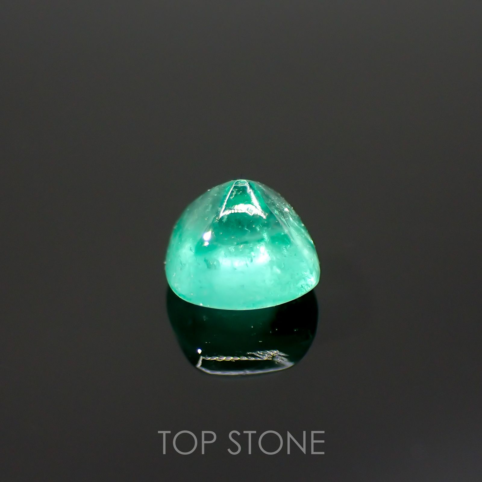◇シュガーローフカット◇エメラルド(宝石名エメラルド)コロンビア産 0.52ct 識別済[220115198]4.8x4.7mm前後