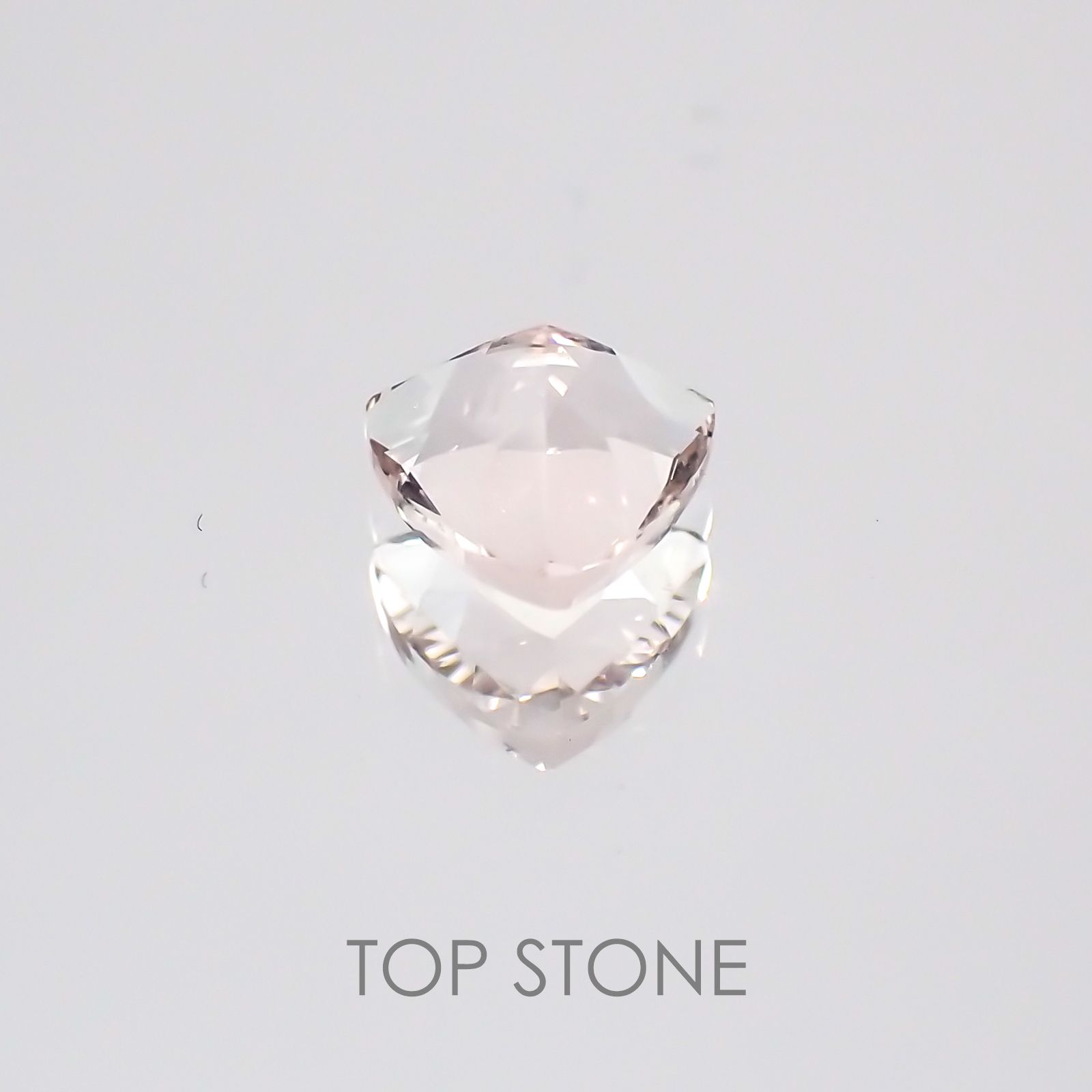 モルガナイト ナイジェリア産 ルース 0.42ct[20128567]5.1×5.2mm前後