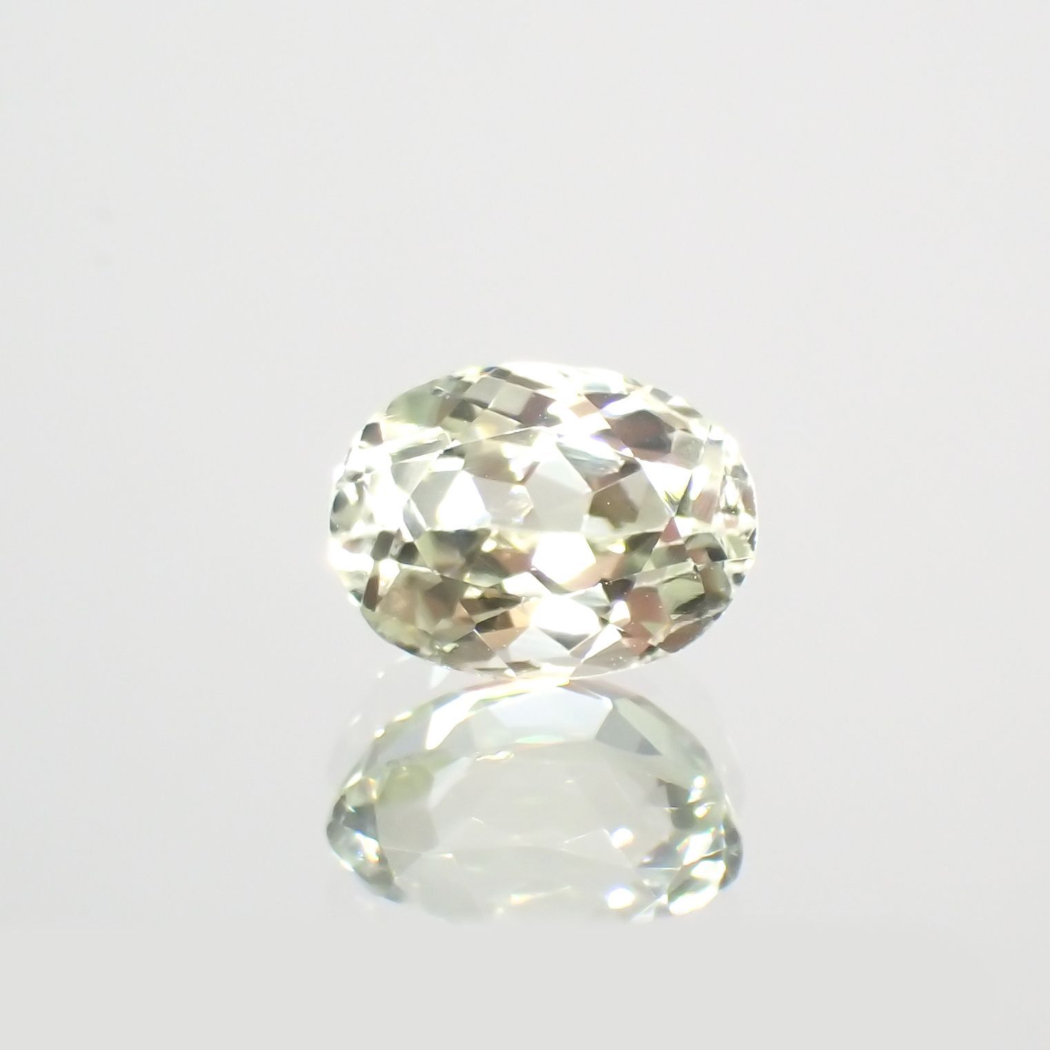 シリマナイト(宝石名シリマナイト)インド産 1.65ct 識別済[211113697]7.9x5.9mm前後