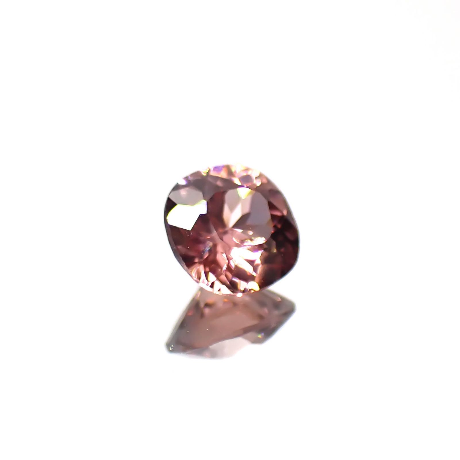 ピンクジルコン スリランカ/カンボジア産 0.58ct[240627925]4.7x4.6mm前後
