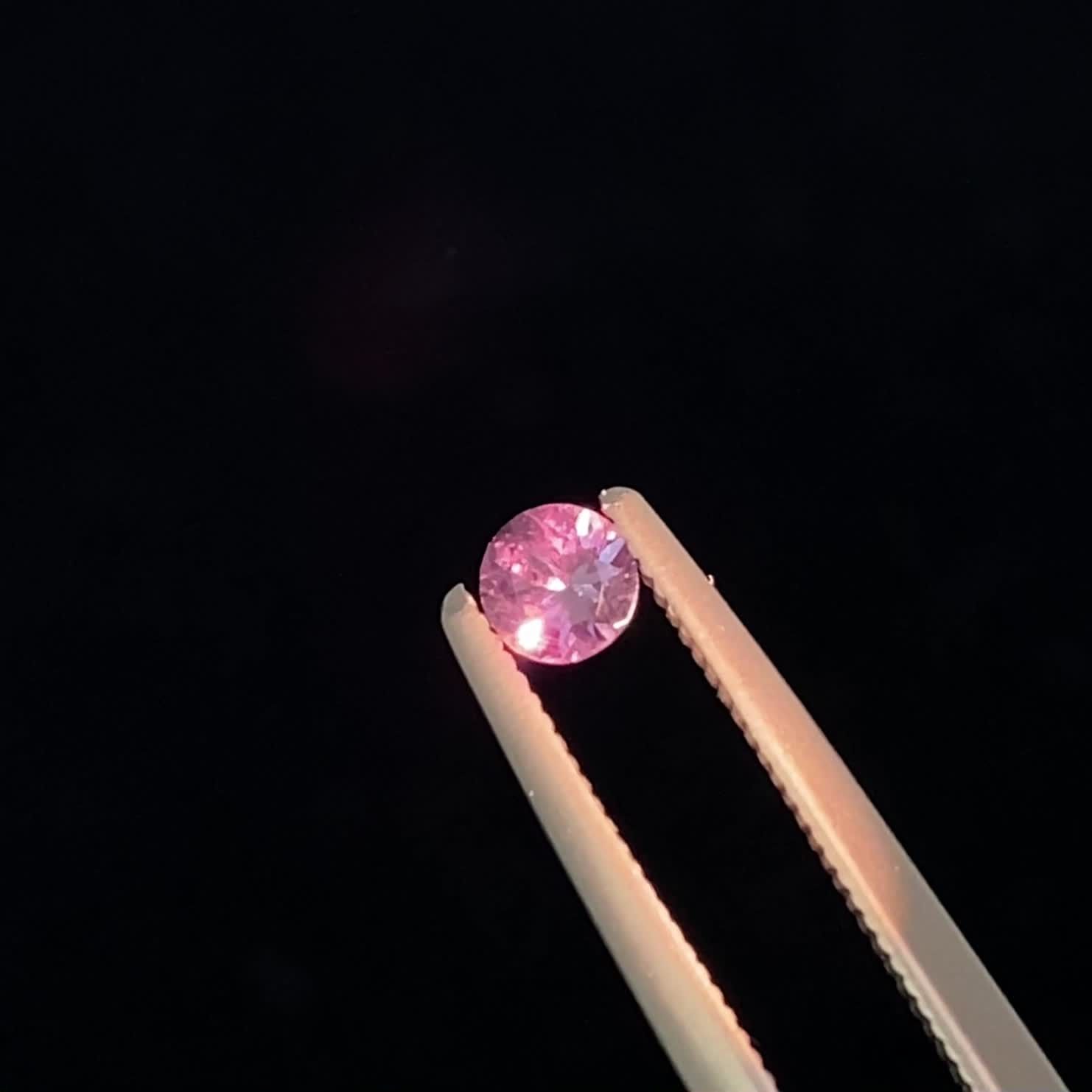 カラーチェンジガーネット アレキタイプ マダガスカル・ベキリー