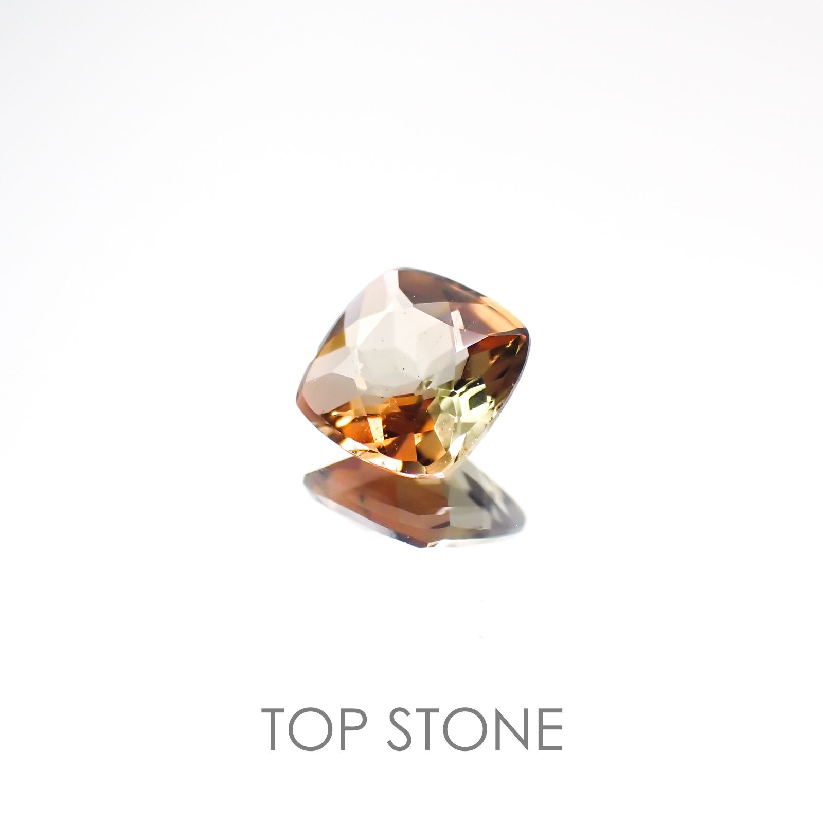 バイカラーアンダリュサイト スリランカ産 ルース 0.58ct[20117463]5.3×5.3mm前後