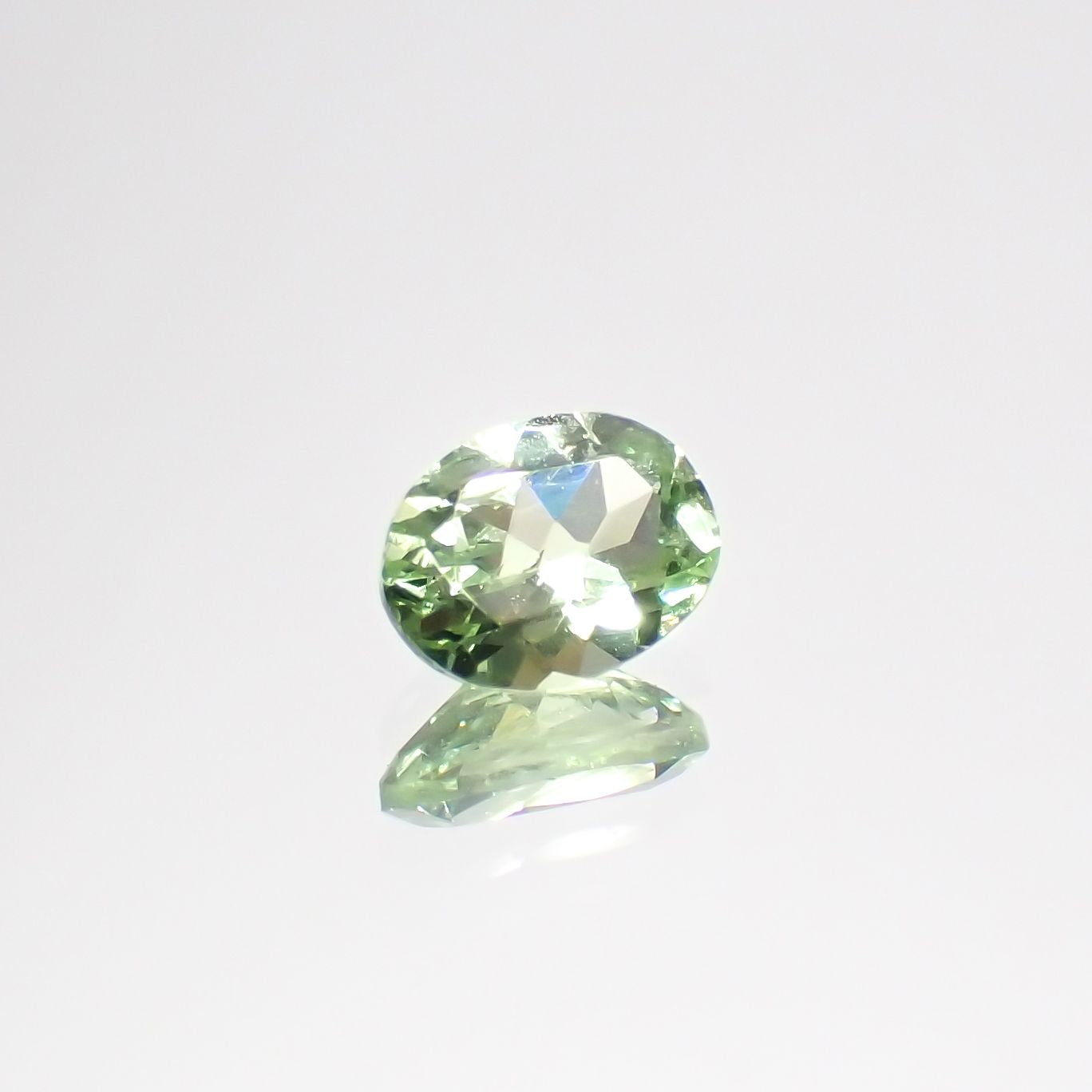 ミントガーネット タンザニア産 0.34ct[231023739]5x3.8mm前後