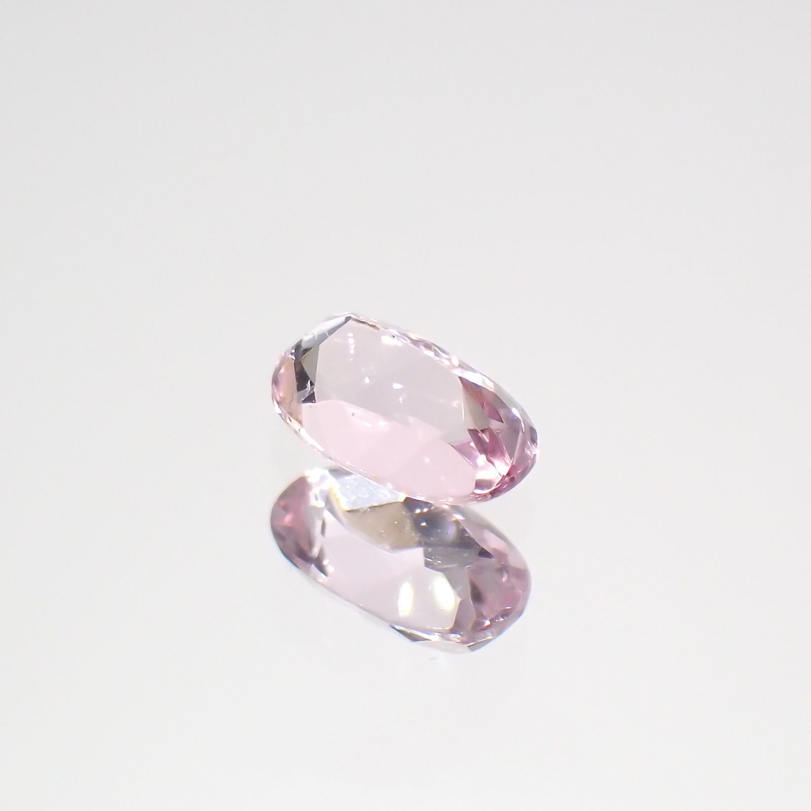 インペリアルトパーズ(宝石名トパーズ)ブラジル産 0.32ct 識別済[220114984]5.1x3.1mm前後