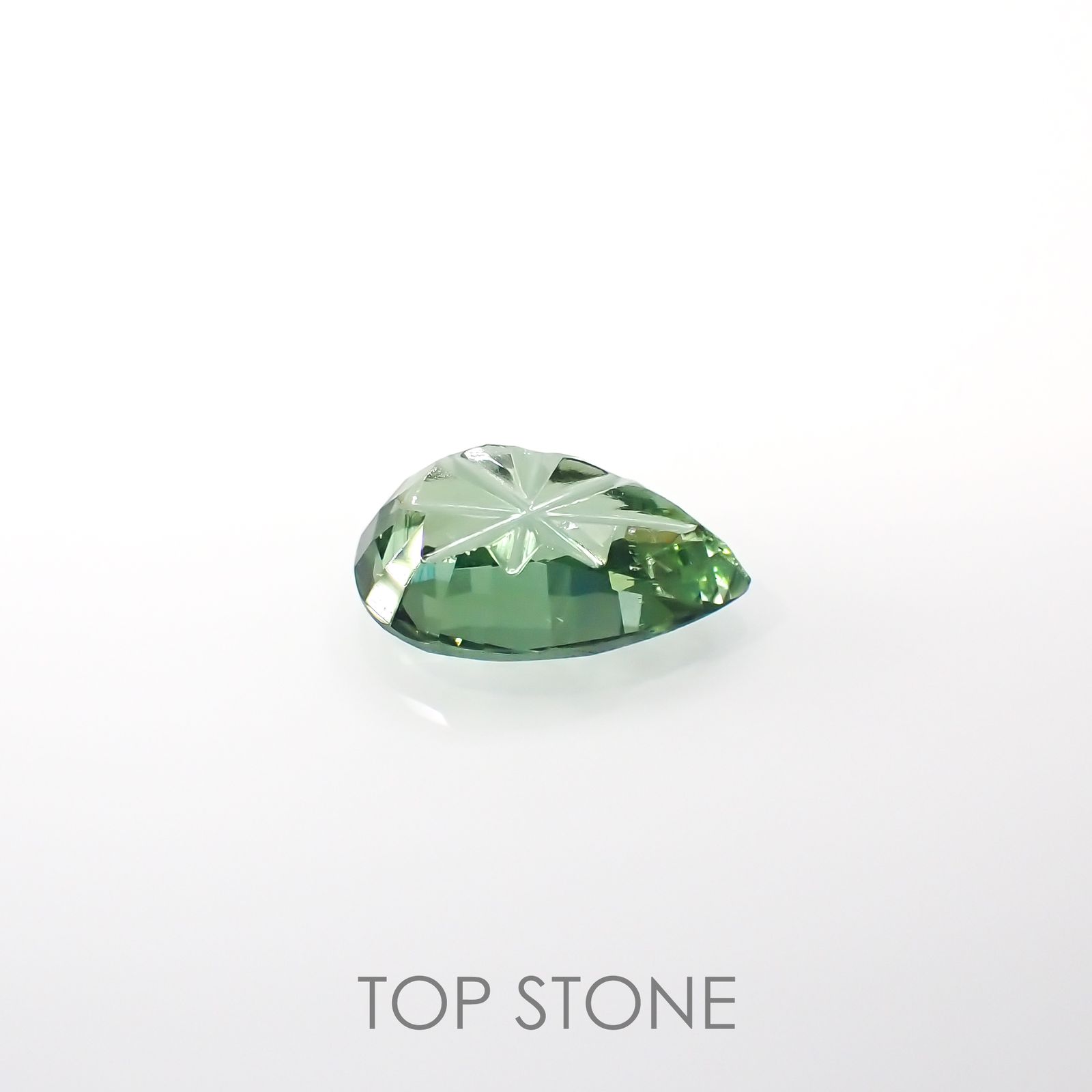 ◇甲州貴石切子Plus Three◇グリーンジルコン カード付き(宝石名ジルコン)スリランカ/コロンビア産 1.394ct 識別済[220616075]8.6x5.5mm前後