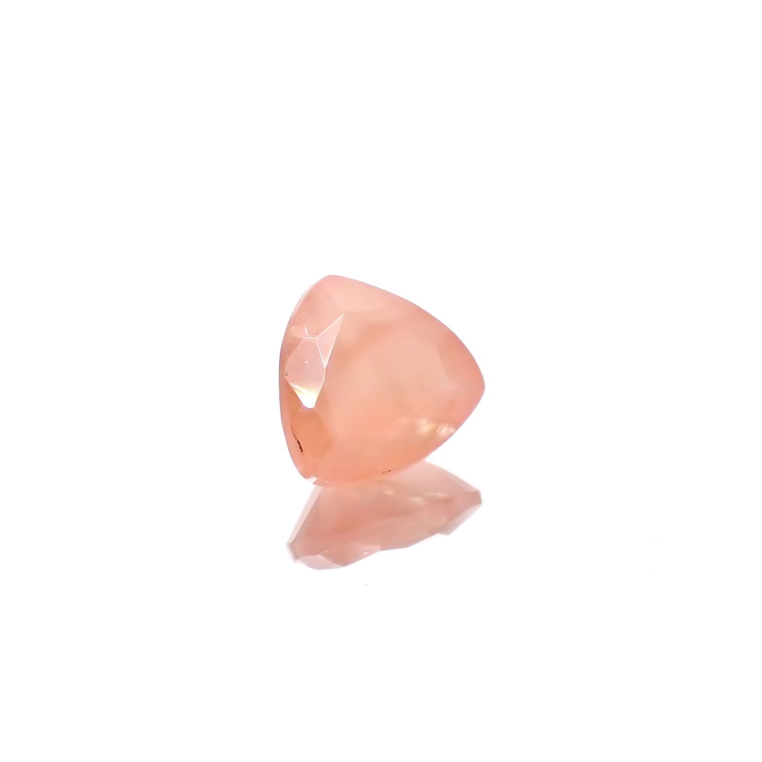 ロードクロサイト 日本・北海道産 0.63ct [240125334]5.6x5.5mm前後