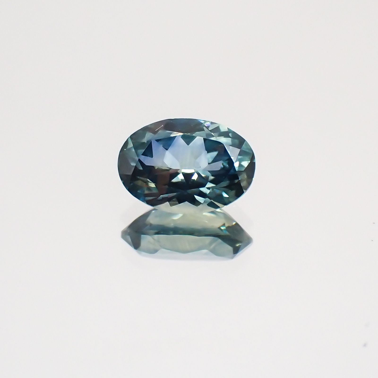 モンタナサファイア アメリカ産 ルース 0.71ct[20129303]6.4×4.5mm前後