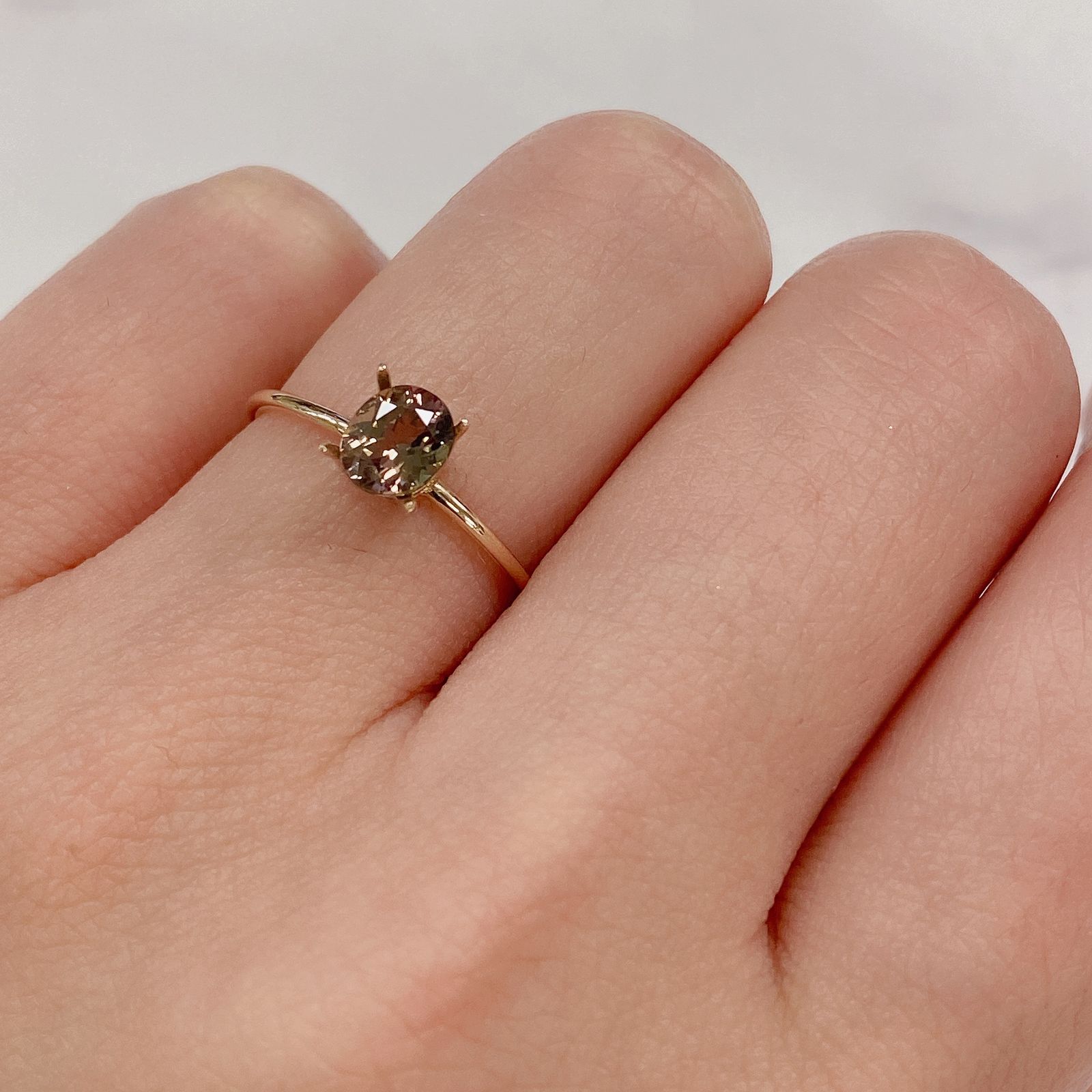 バイカラートルマリン 非加熱(宝石名トルマリン) ナイジェリア産 0.58ct 識別済[21018988]5.6×4.7mm前後