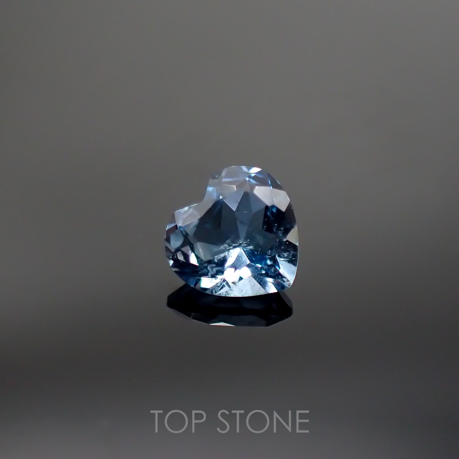 サンタマリアアクアマリン(宝石名アクアマリン) ブラジル産 0.35ct 識別済[210711411]4.9×5mm前後