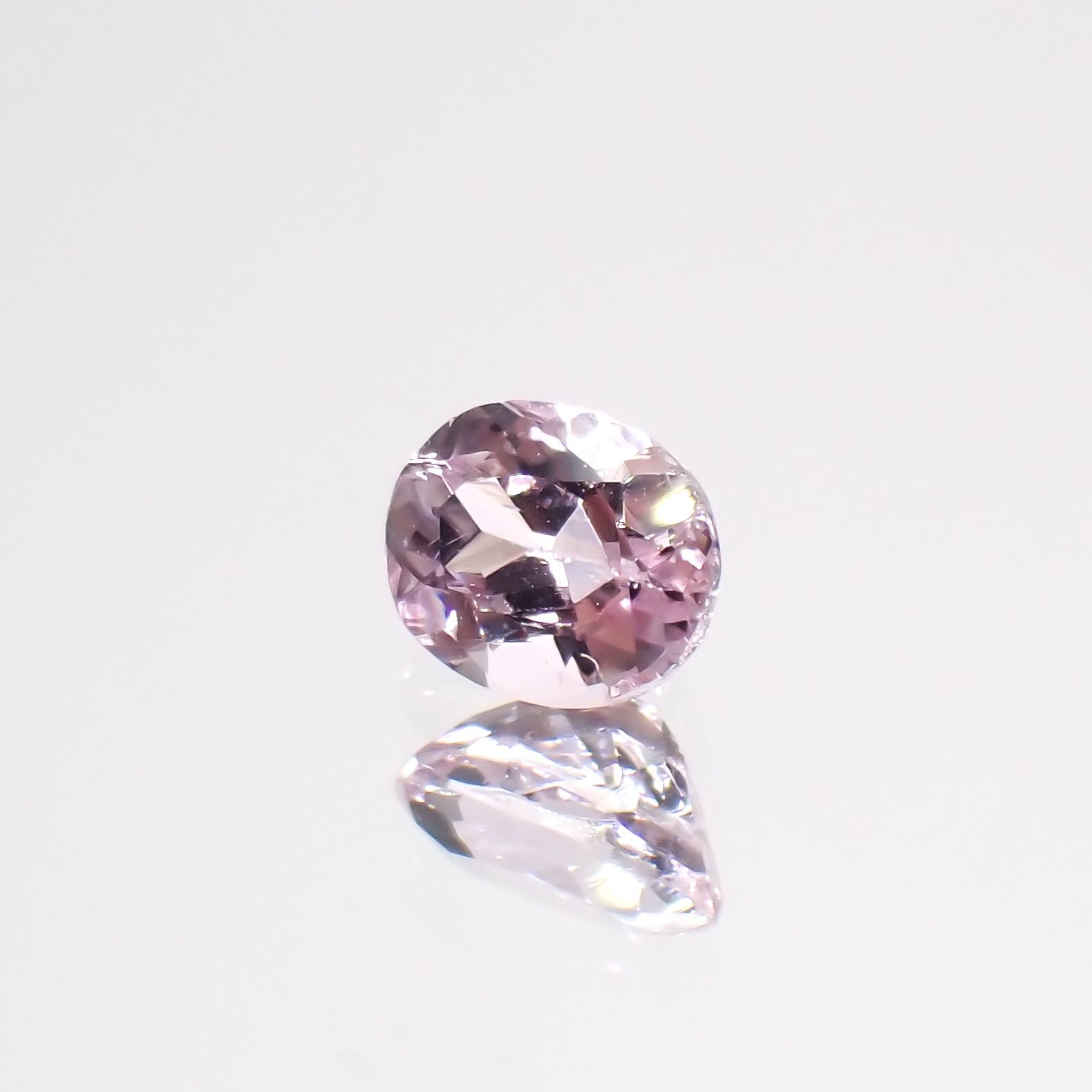 インペリアルトパーズ(宝石名トパーズ)ブラジル産 0.45ct 識別済[220114982]4.9x3.9mm前後