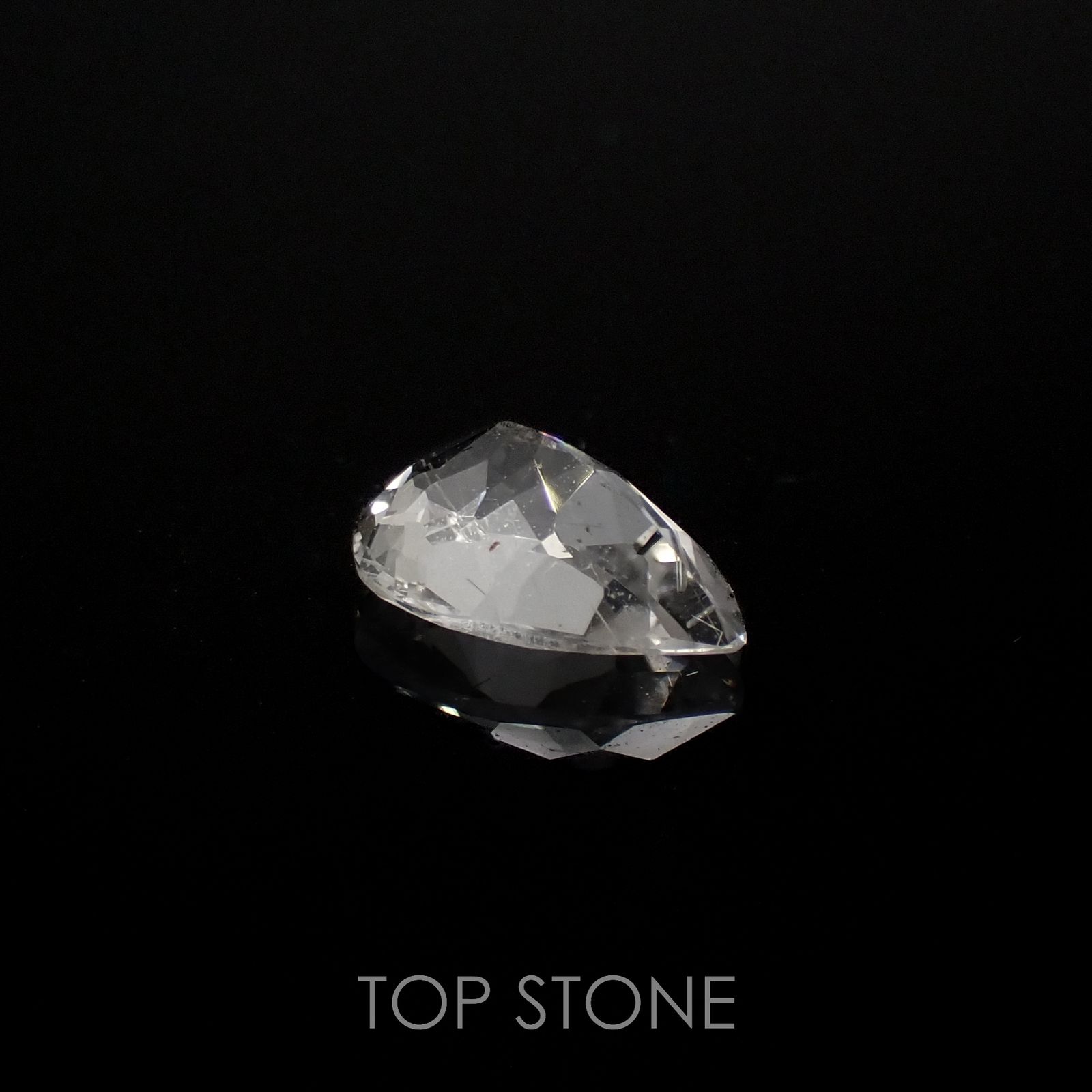 フェナカイト(宝石名フェナカイト)マダガスカル産 0.80ct 識別済[220716961]7.9x5.4mm前後