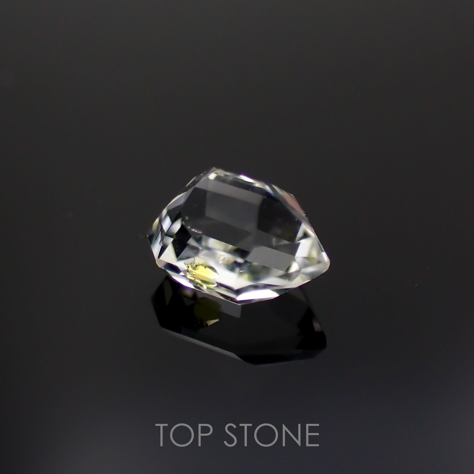◇カスタムカット◇オイルインクォーツ パキスタン産 0.59ct[221018541]6.1x4.2mm前後