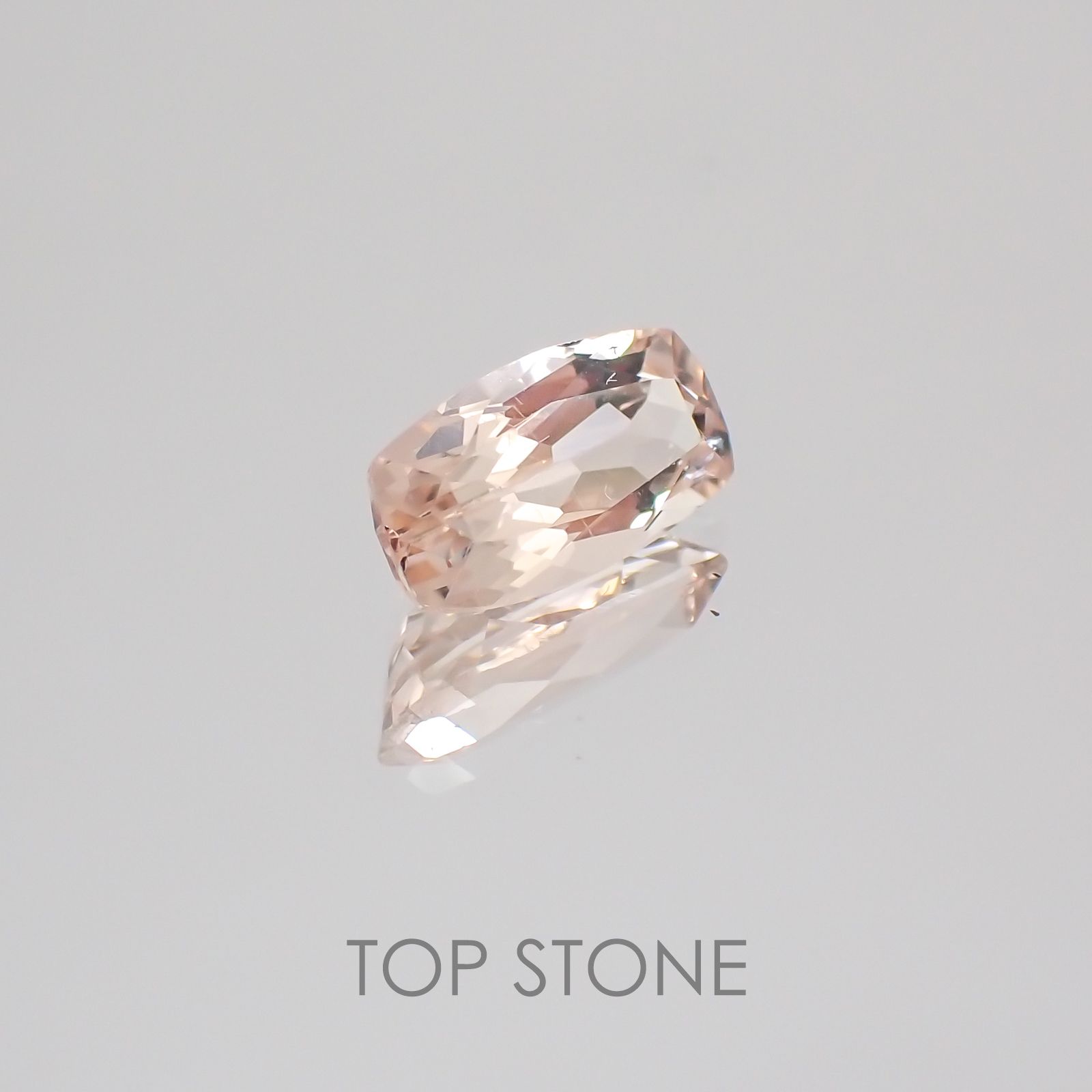 モルガナイト ナイジェリア産 ルース 1.25ct[21019098]9.4×5mm前後