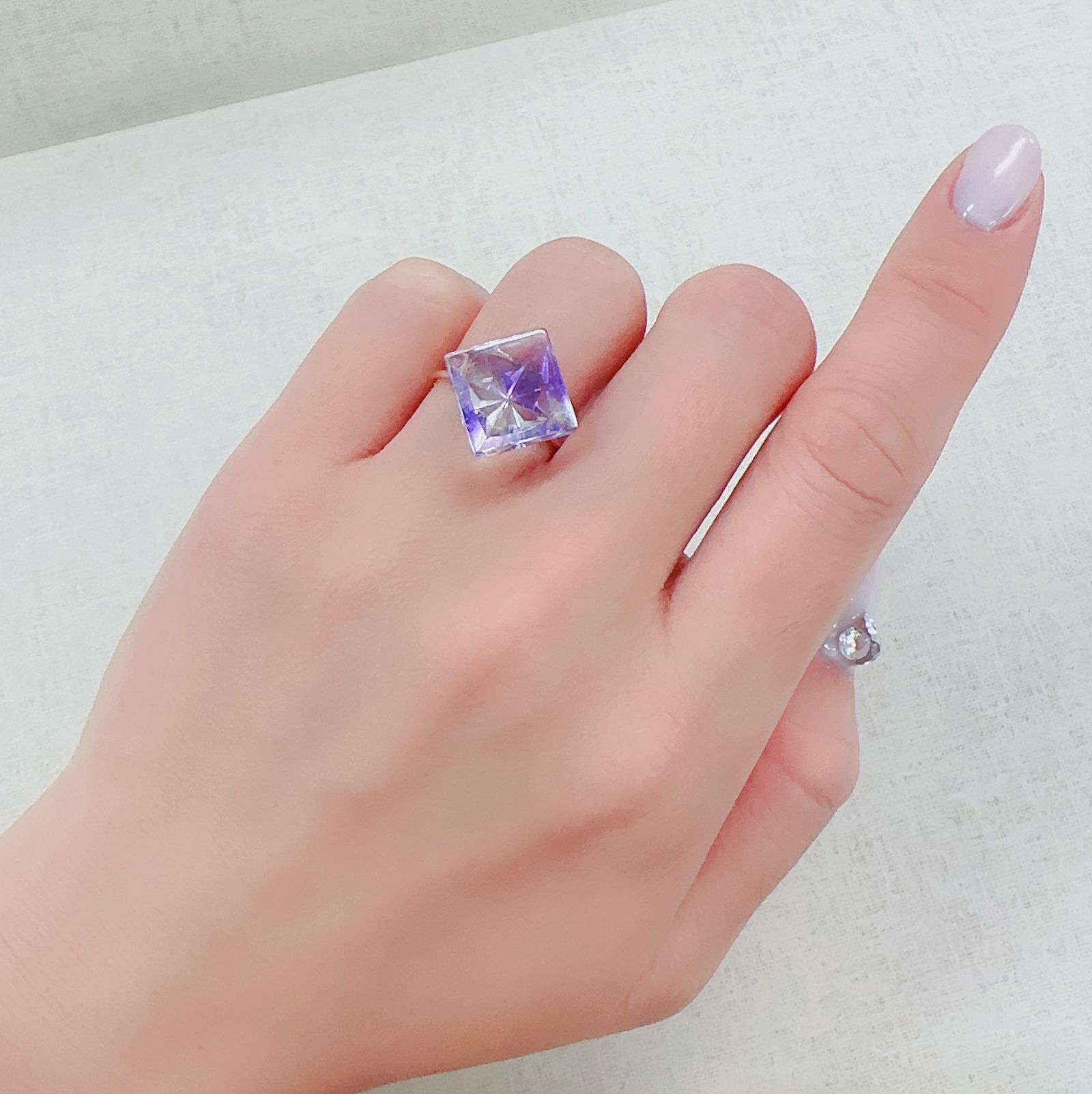 甲州貴石切子 アメジスト 深澤陽一氏による、甲州貴石切子plusthree 《灯》です💜石は