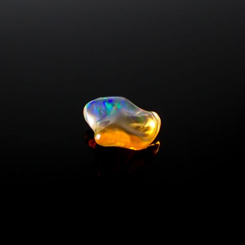 ファイヤーオパール 原石 メキシコ産 0.53ct[240125269]6.6x6.1mm前後
