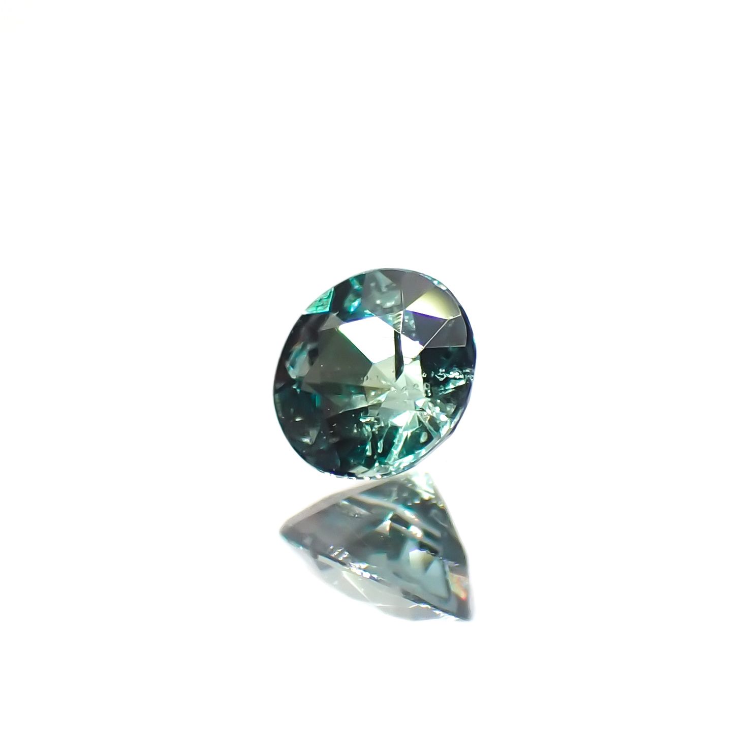 アレキサンドライト(宝石名アレキサンドライト)ブラジル産/EmeraldMains社製 0.172ct ソ付(彩珠)[231224618]3.2x3.2mm前後