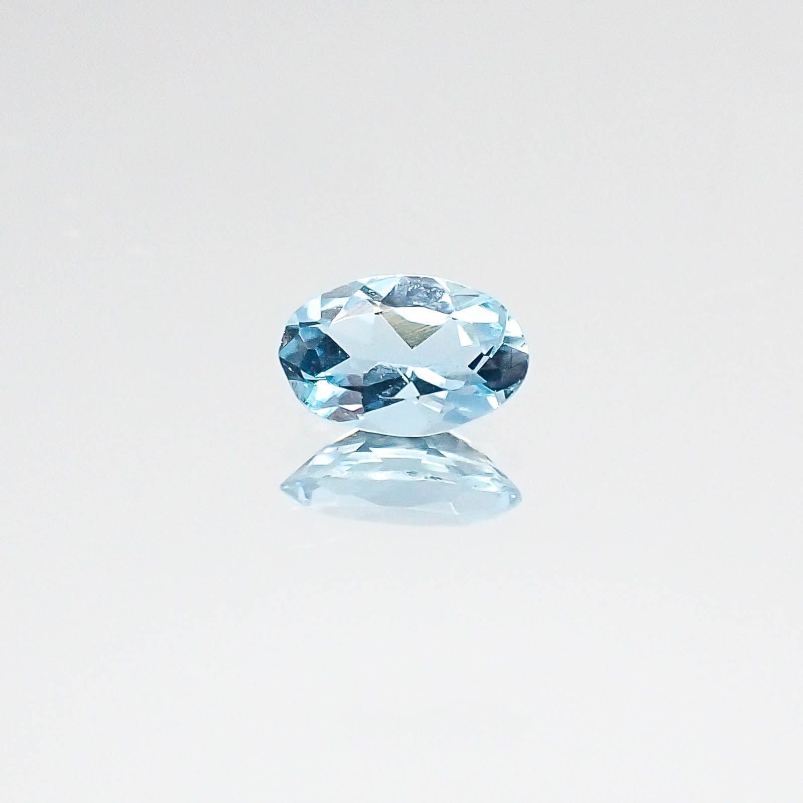 アクアマリン サンタマリアカラー(宝石名アクアマリン)モザンビーク産 0.30ct 識別済[220817252]5.9x3.8mm前後