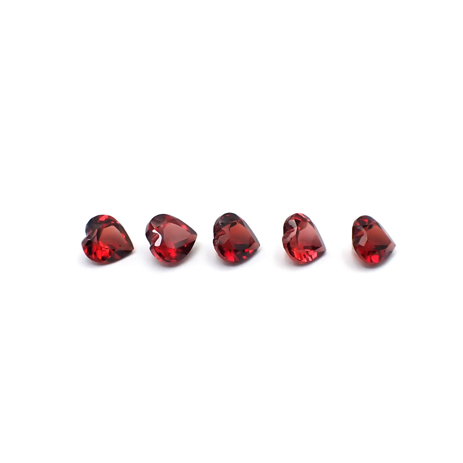 ◇ランダムセレクト◇パイロープアルマンディンガーネット モザンビーク産 約0.65ct / 5.1x5.1mm前後 [260532212]