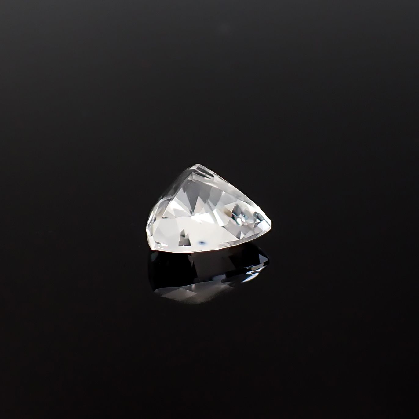 日本水晶 山梨県乙女鉱山産 2.09ct / 8.8x9mm前後 [260632417]