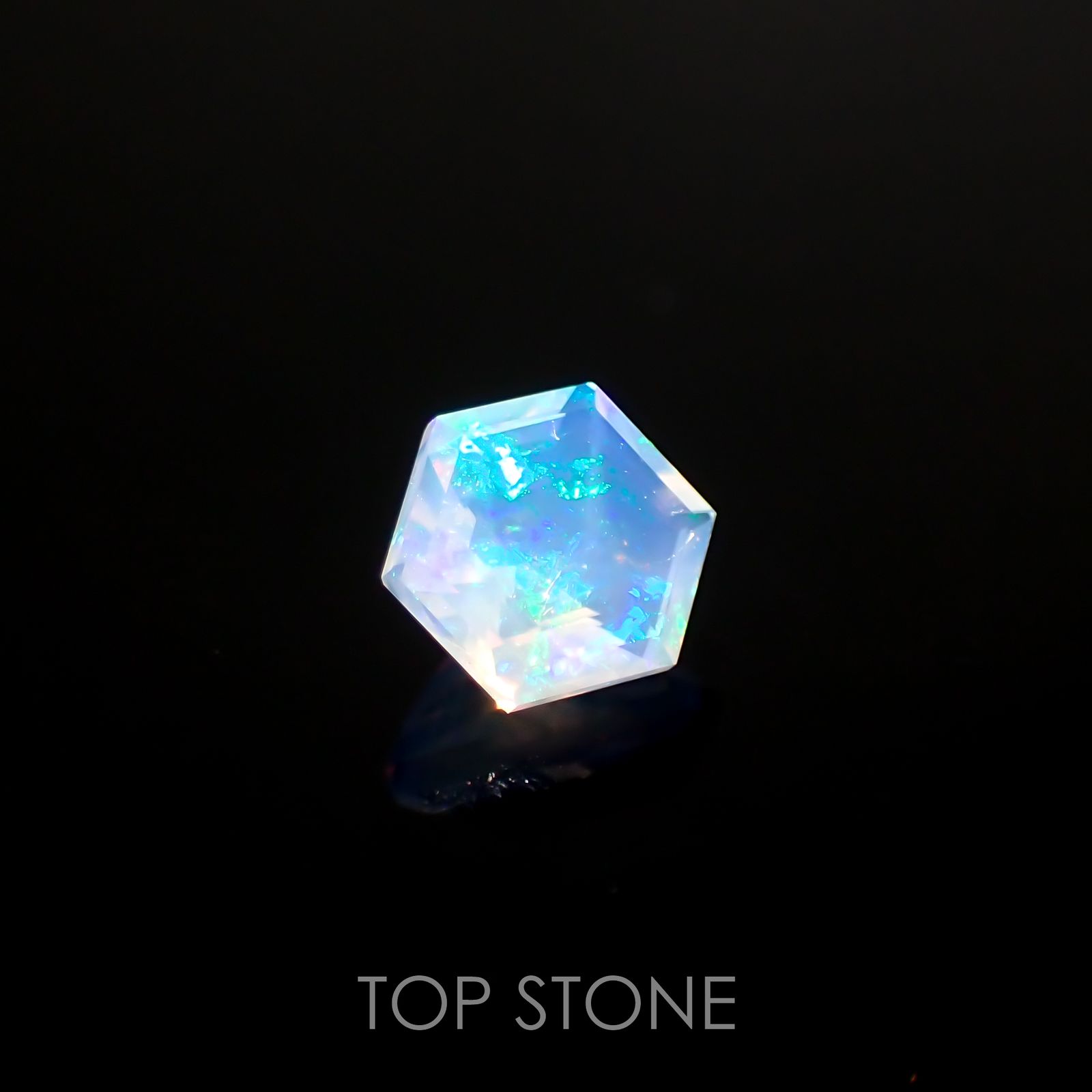 ◇ヘキサゴンカット◇エチオピアオパール(宝石名オパール)エチオピア産 0.25ct 識別済[220115478]4.6x4.5mm前後