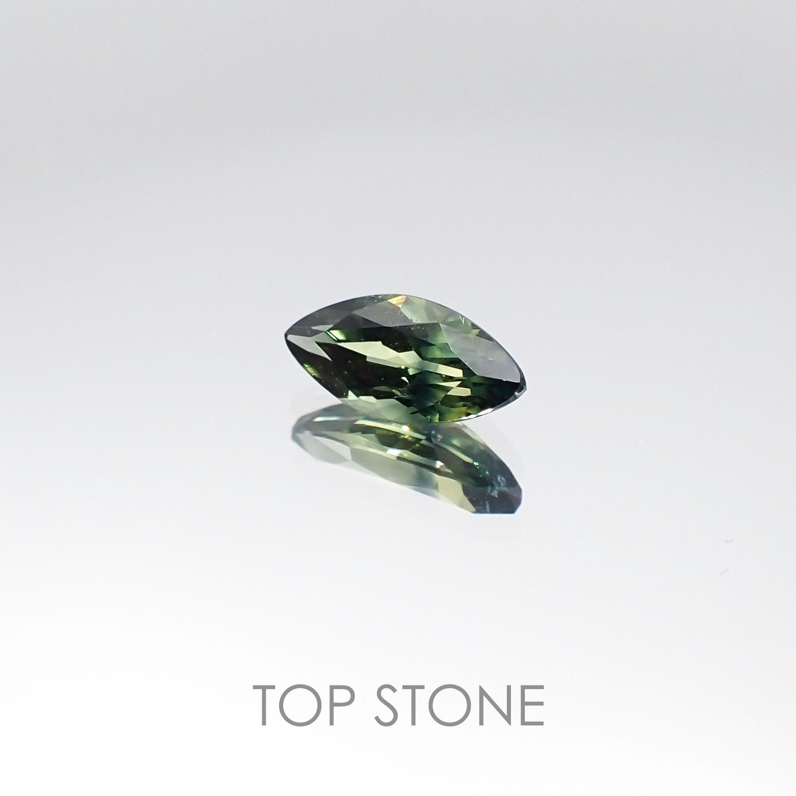 パーティカラーサファイア(宝石名パーティカラード・サファイア) ケニア産 0.65ct 識別済[20063026]7.9×3.6mm前後