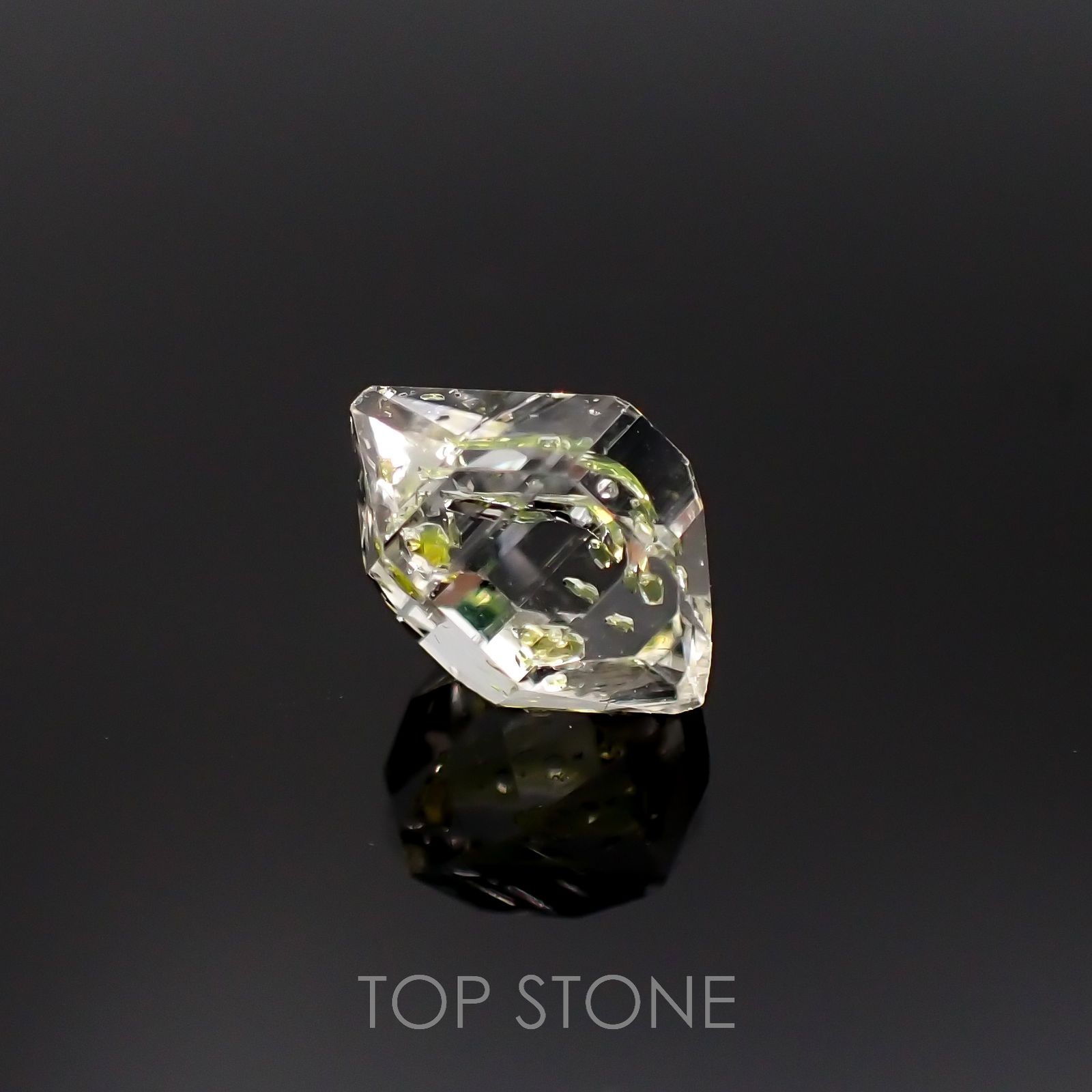 オイルインクォーツ 原石 パキスタン産 3.30ct[220917686]11.1x8.6mm前後