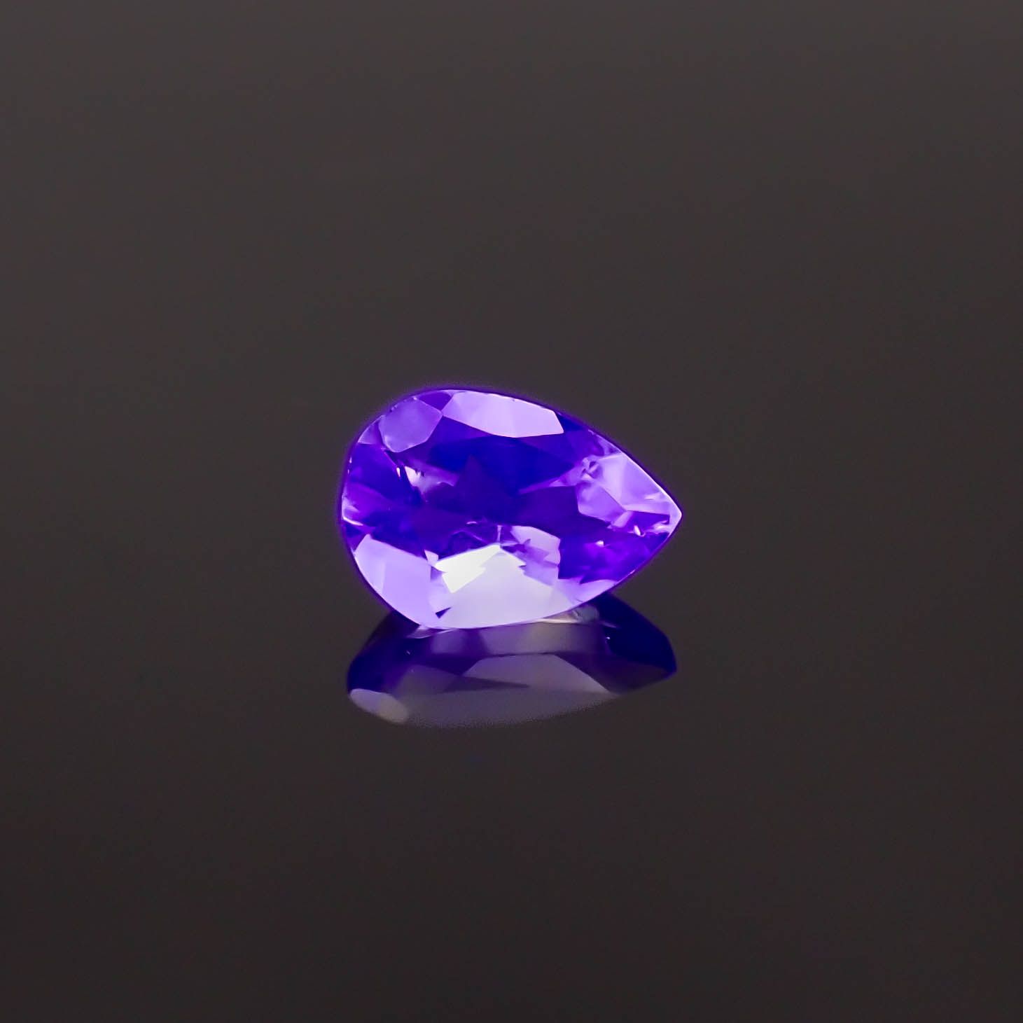 フローライト フルオレッセンス イギリス・ロジャリー鉱山産 1.02ct[240326598]7.7x5.4mm前後