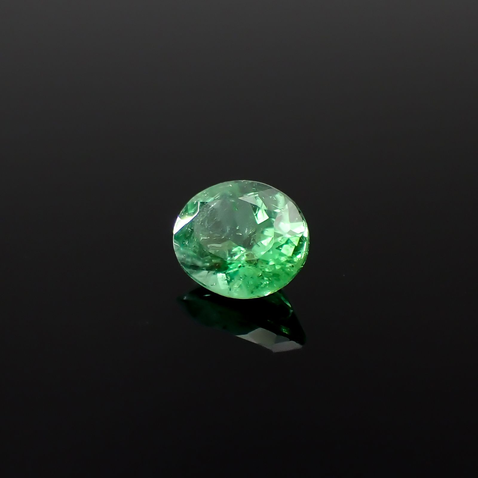 パライバトルマリン ブラジル・パライバ州バターリャ鉱山産 0.59ct[240928733]6x4.9mm前後