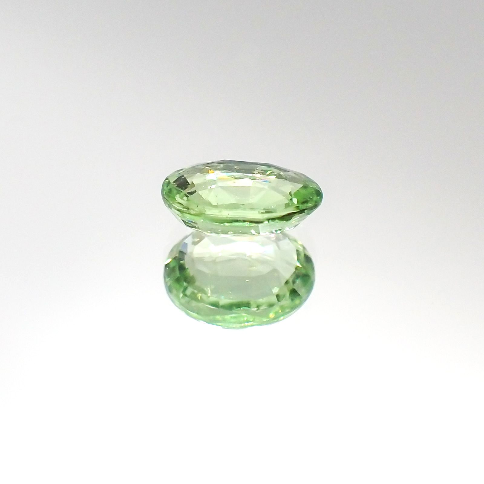 ミントガーネット(宝石名グリーン グロッシュラー・ガーネット)タンザニア・メレラニ鉱山産 1.08ct 識別済[230622487]7.1x5.8mm前後