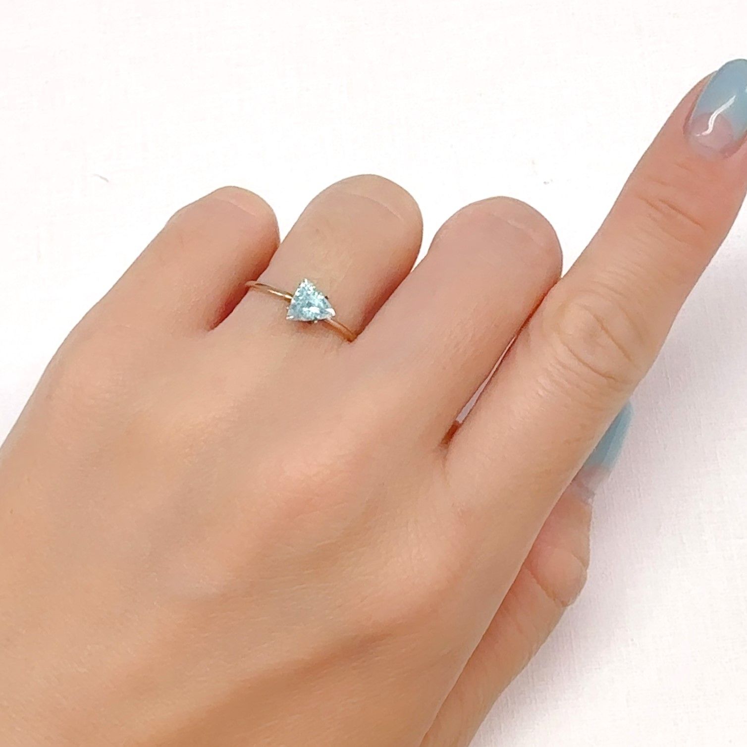 パライバトルマリン モザンビーク産 0.64ct[240928767]5.7x6.7mm前後